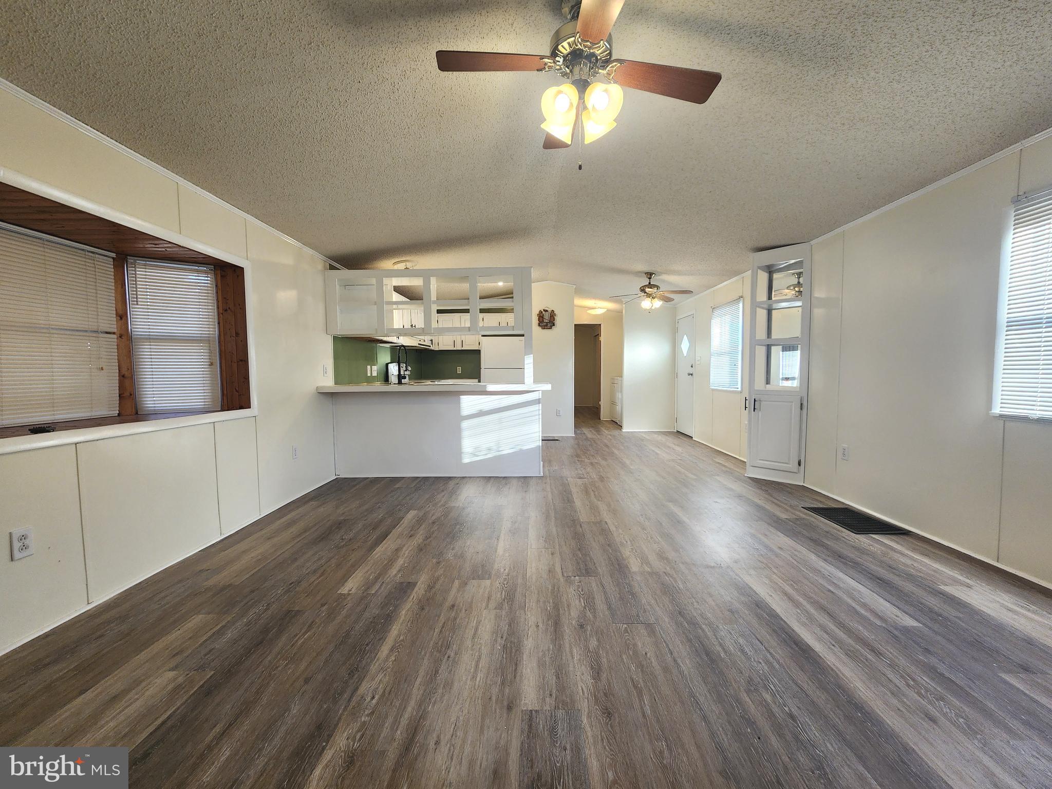 LINCOLN ESTATES MHP - Residential