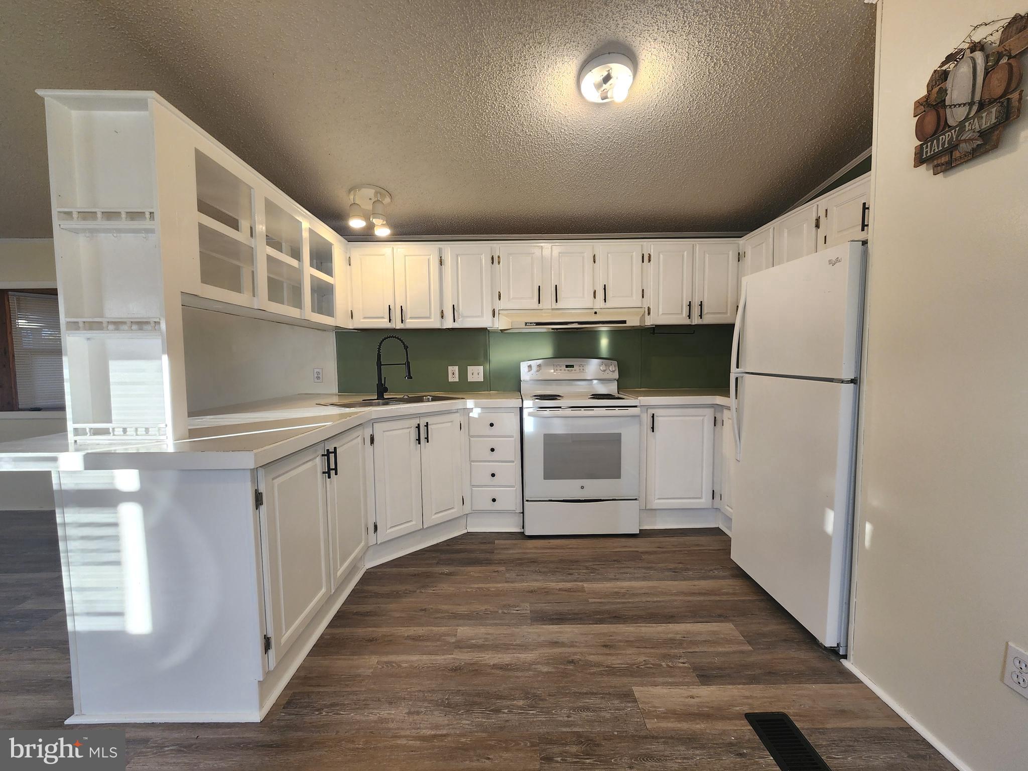 LINCOLN ESTATES MHP - Residential