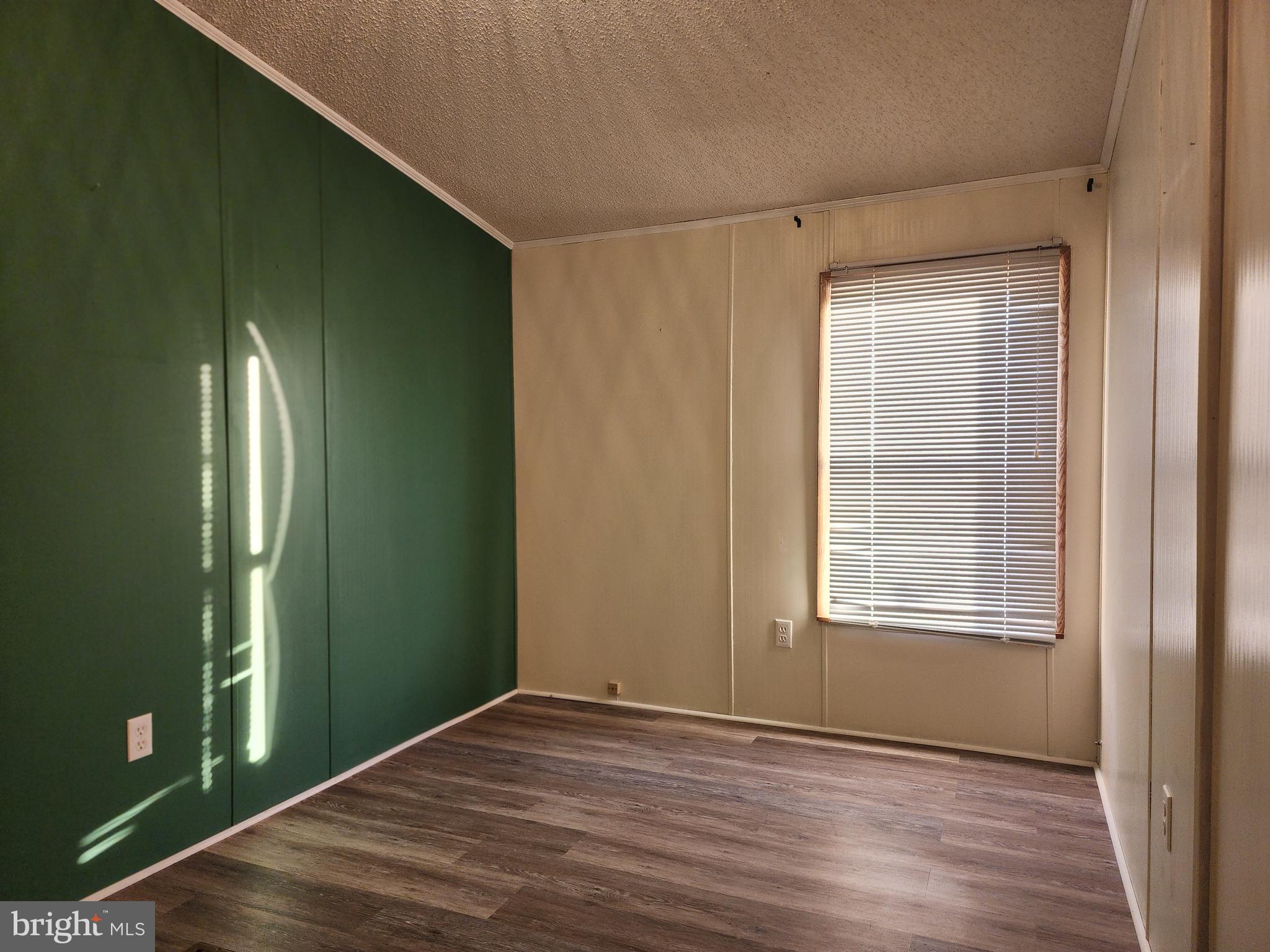 LINCOLN ESTATES MHP - Residential