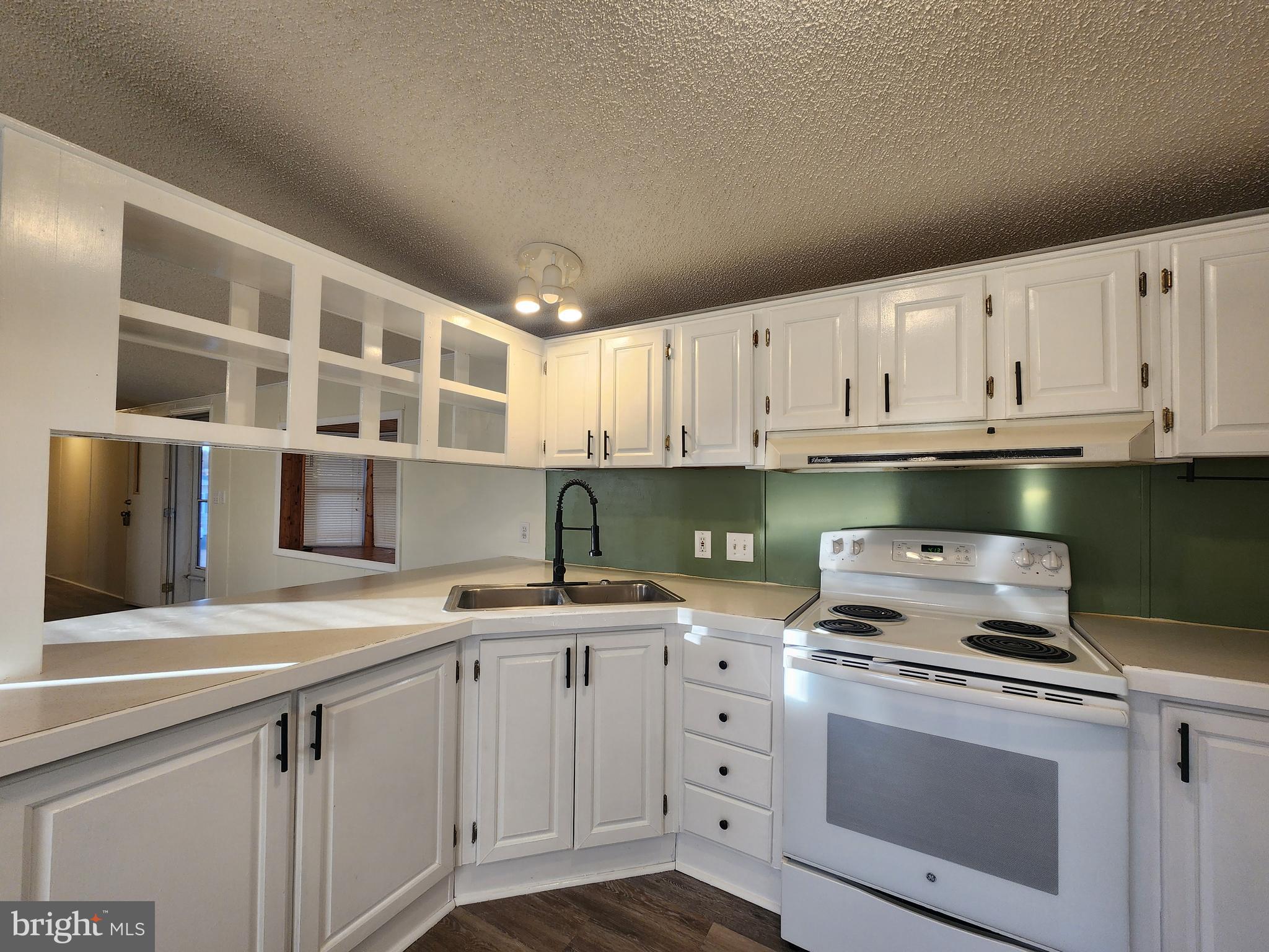 LINCOLN ESTATES MHP - Residential