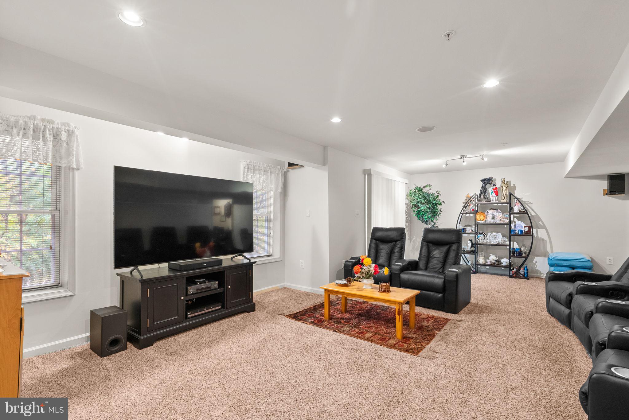 TANTALLON ON THE POTOMAC - Residential