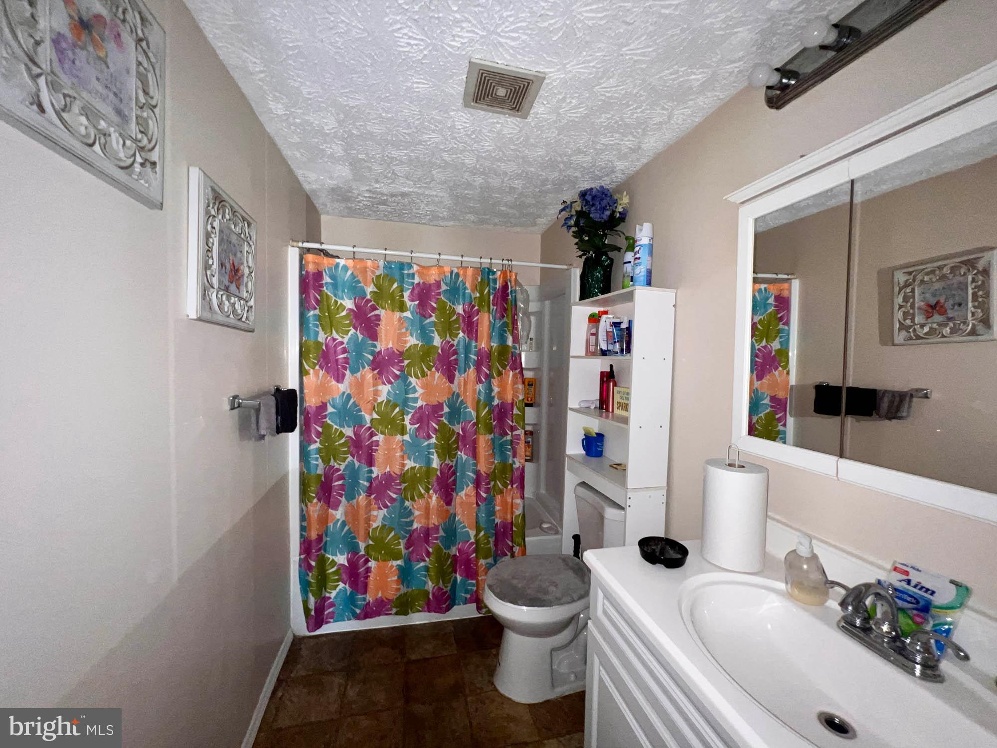 CARROLLWOOD MANOR - Residential