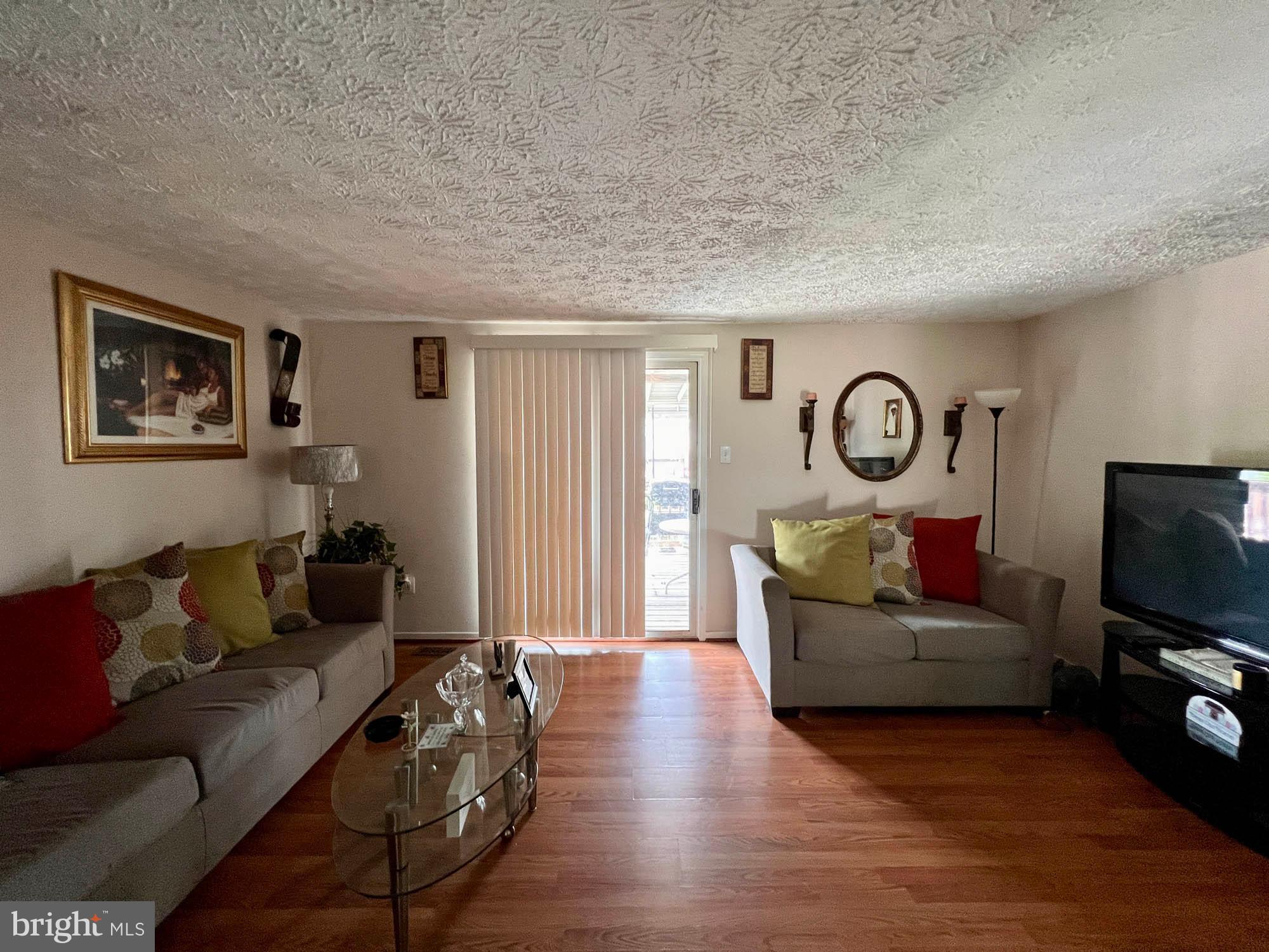 CARROLLWOOD MANOR - Residential