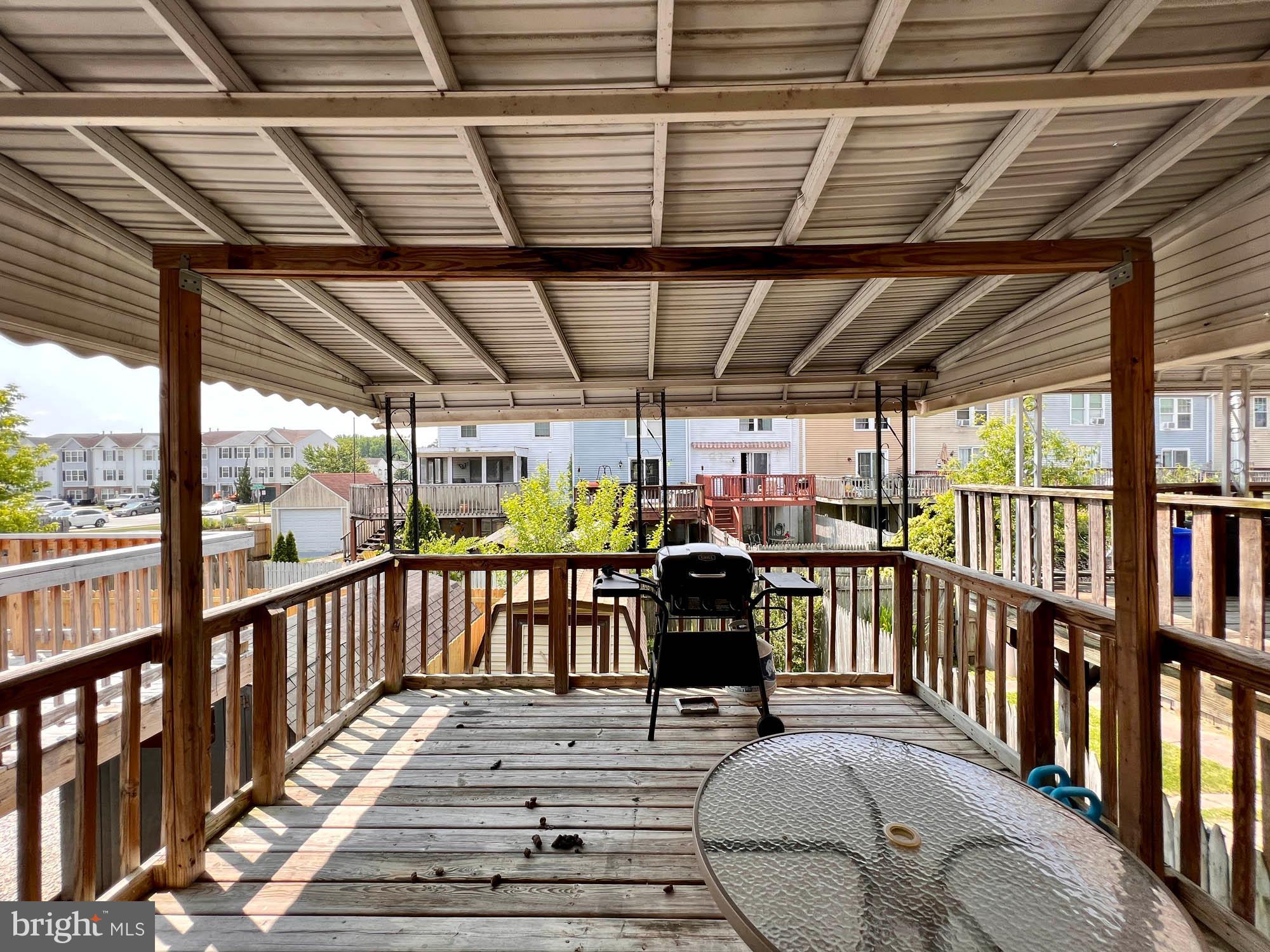 CARROLLWOOD MANOR - Residential