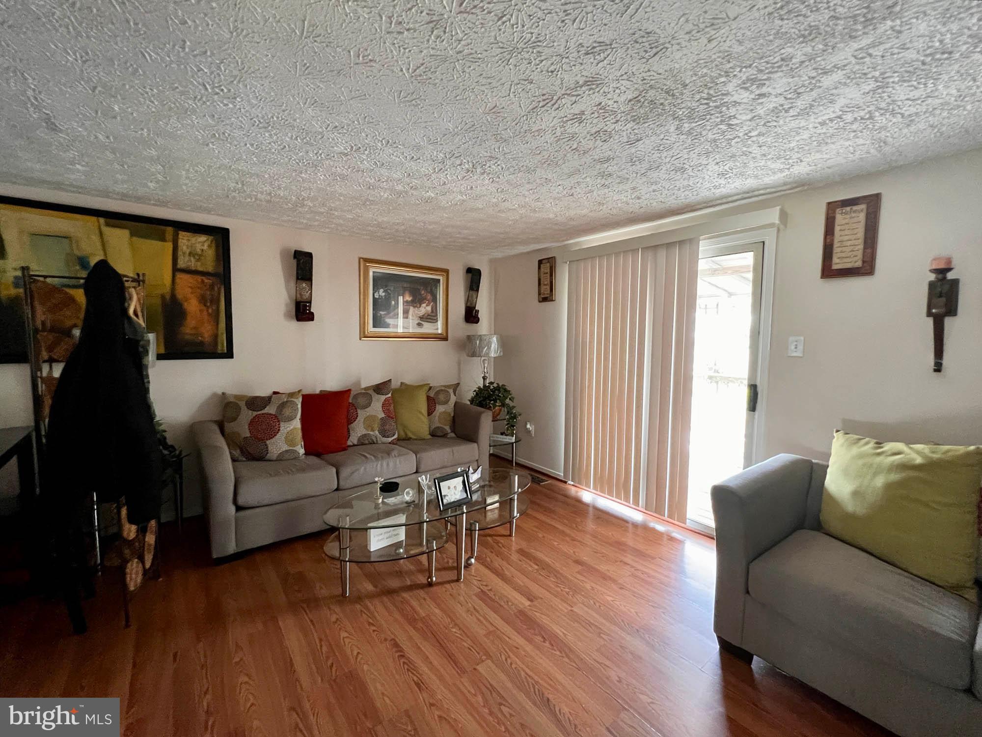 CARROLLWOOD MANOR - Residential