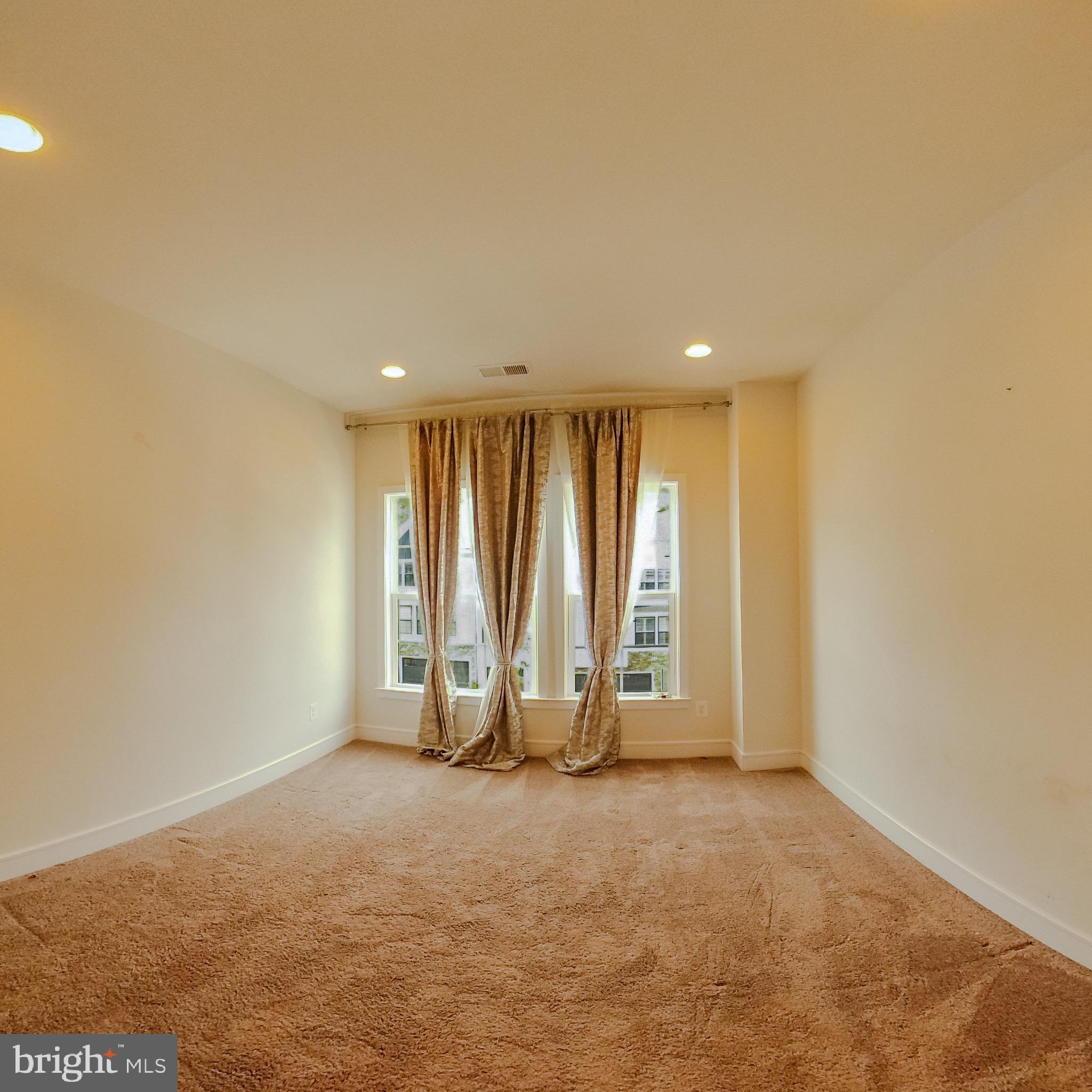 PROSPERITY PLAINS - Residential Lease