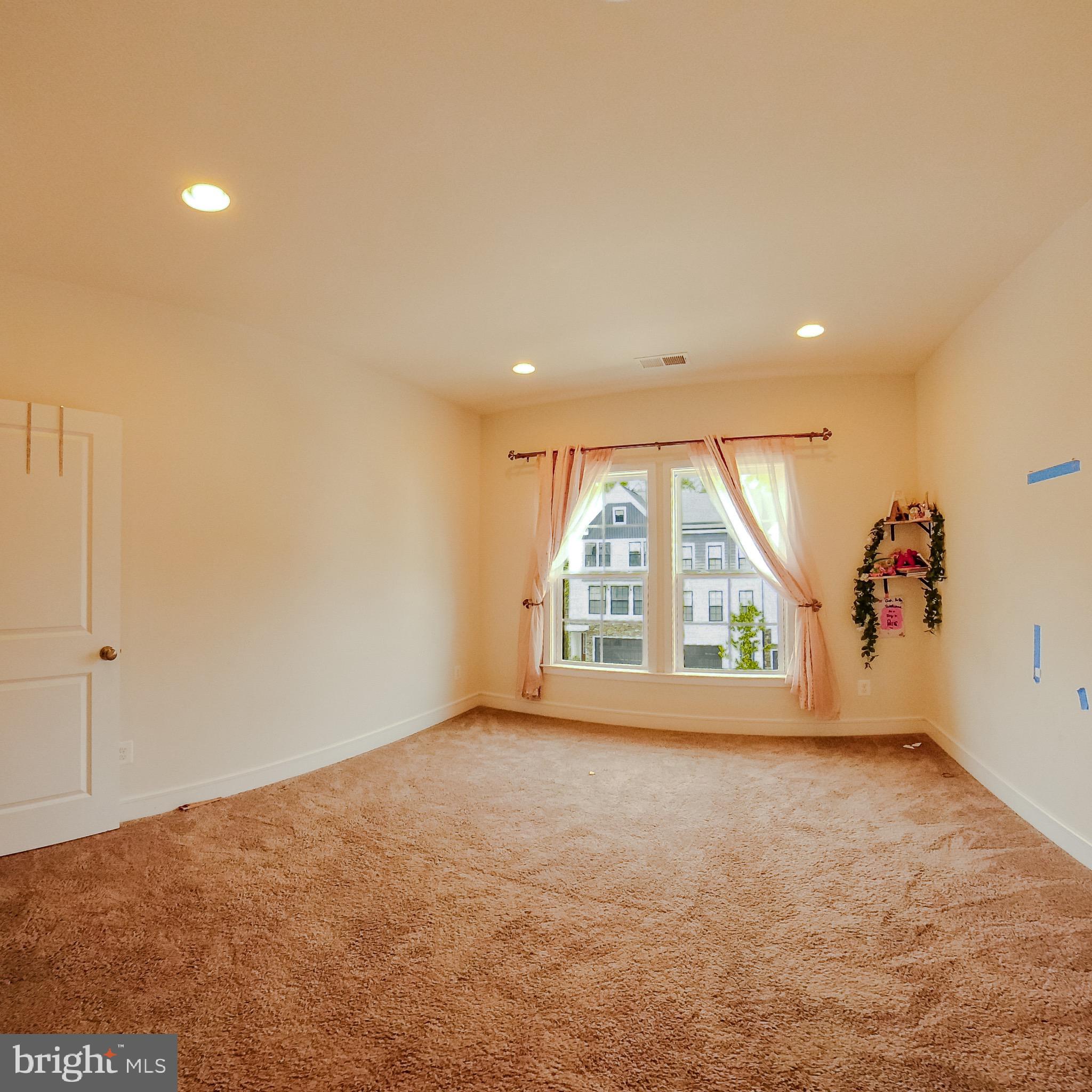 PROSPERITY PLAINS - Residential Lease