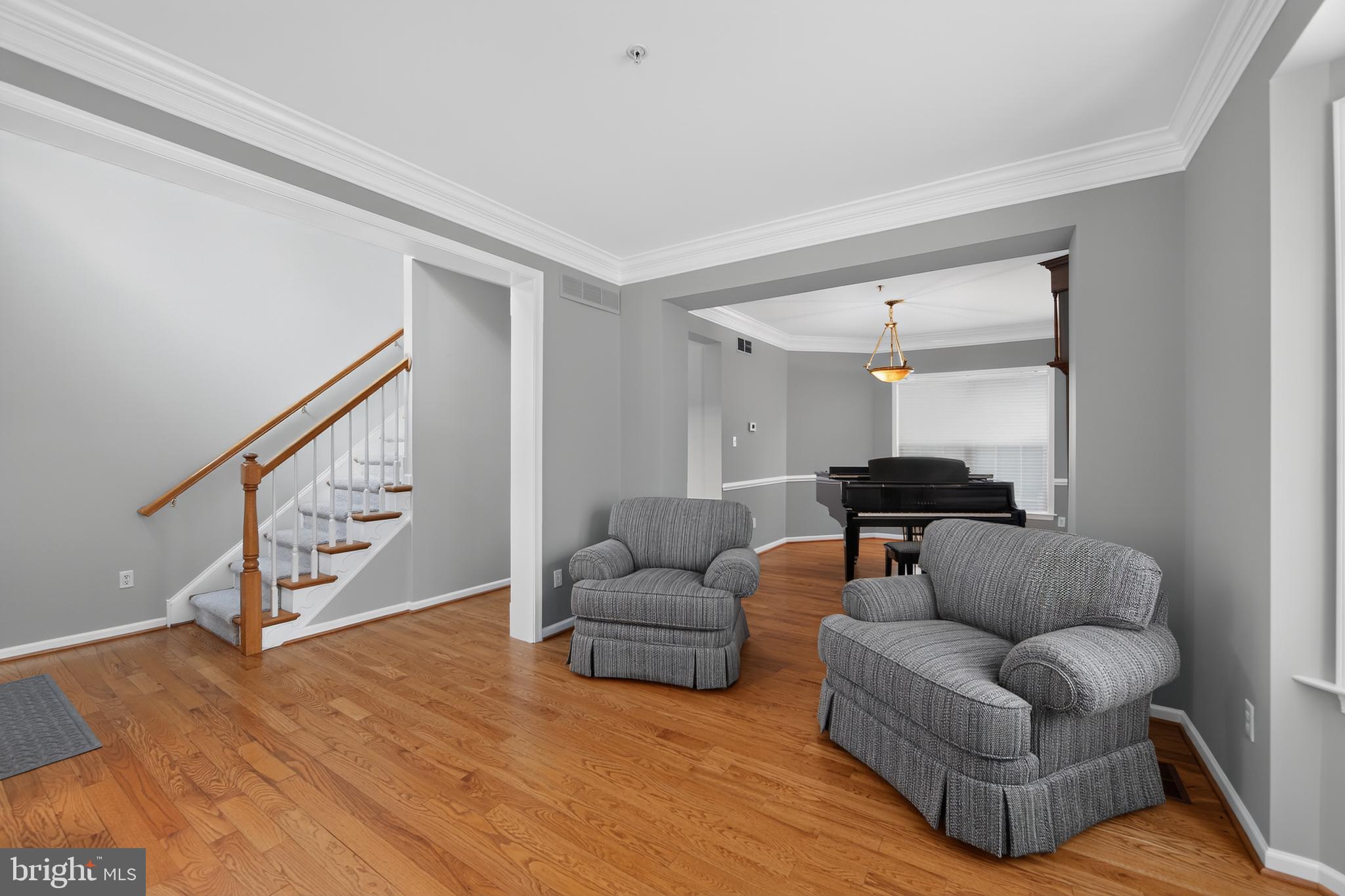 201 SNOWBERRY WAY