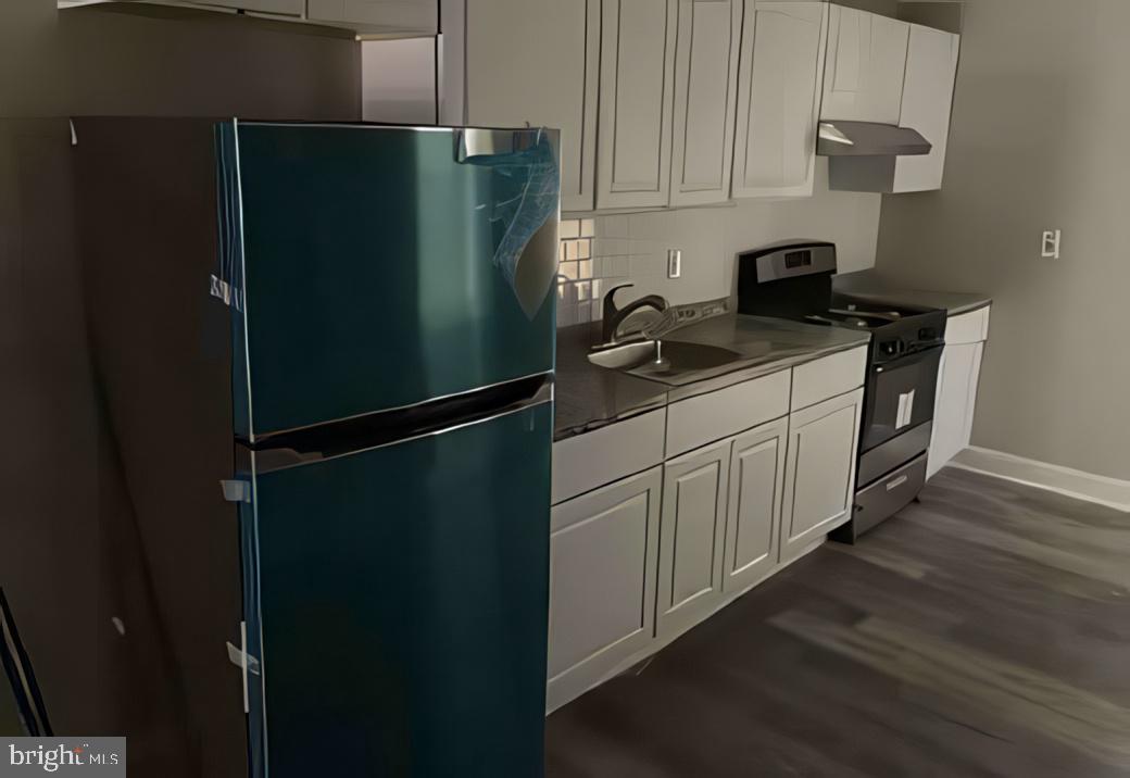 SANDTOWN-WINCHESTER - Residential