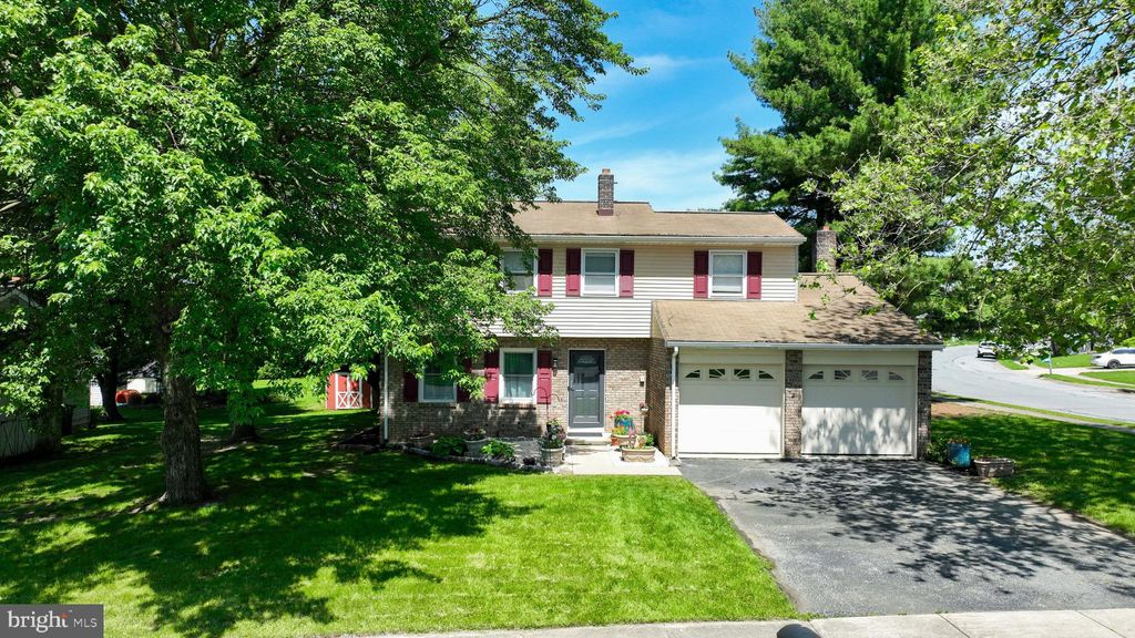Photo of 410 N Elm Street, Lititz, PA 17543 (MLS # PALA2051394)