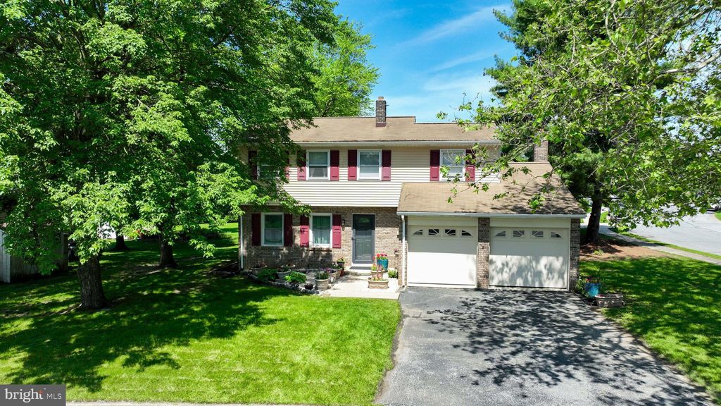 Photo of 410 N Elm Street, Lititz, PA 17543 (MLS # PALA2051394)