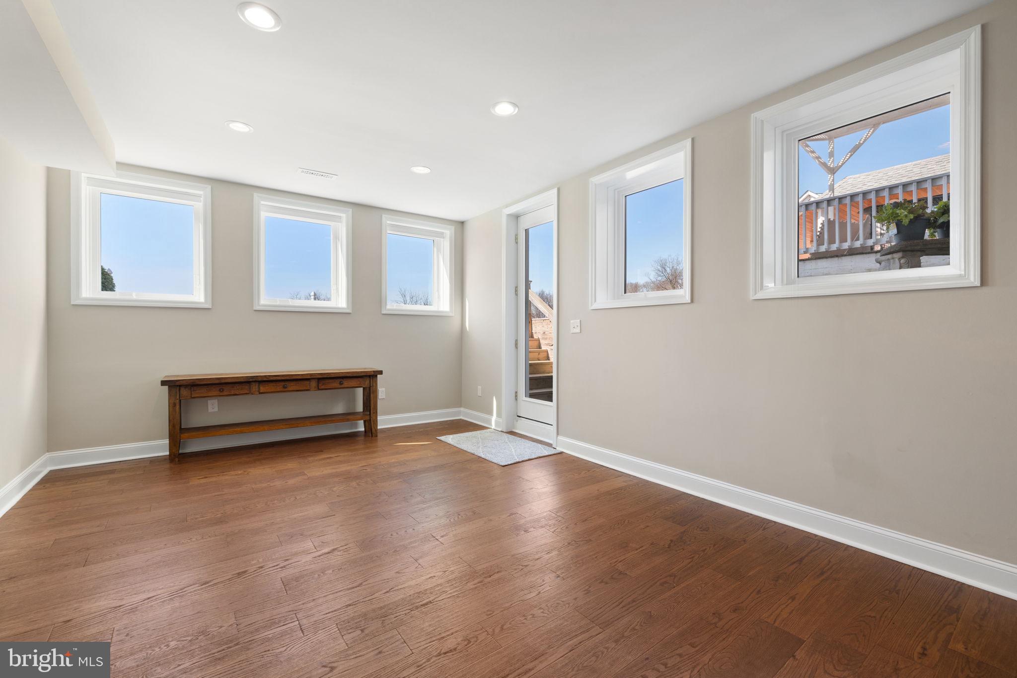 BEACON HILL - Residential