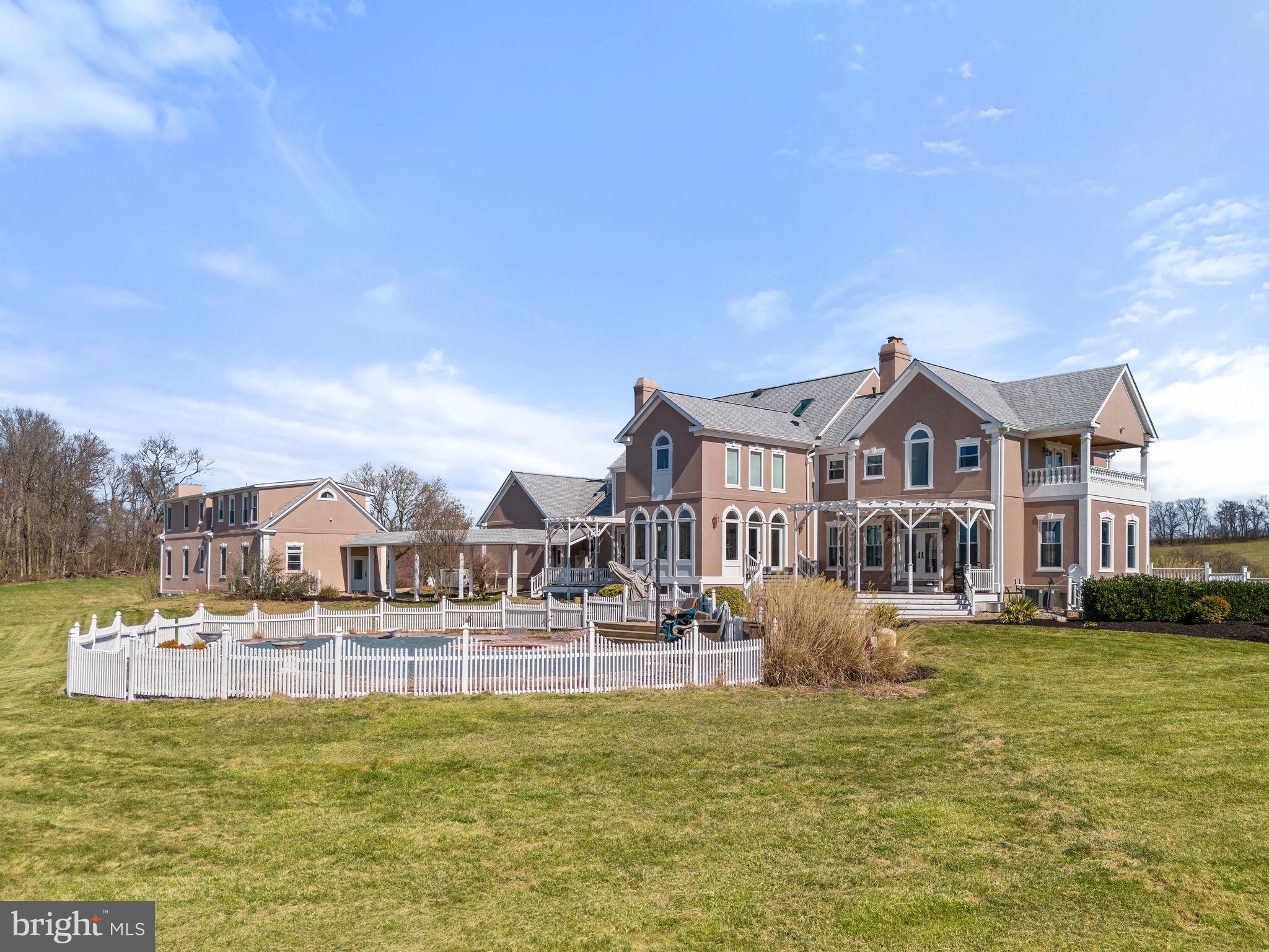 BEACON HILL - Residential