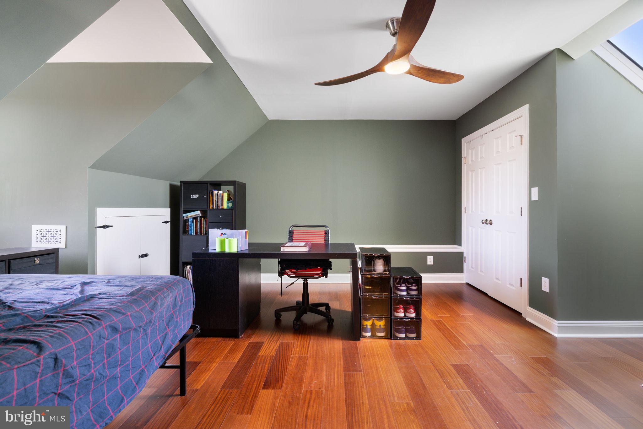 BEACON HILL - Residential