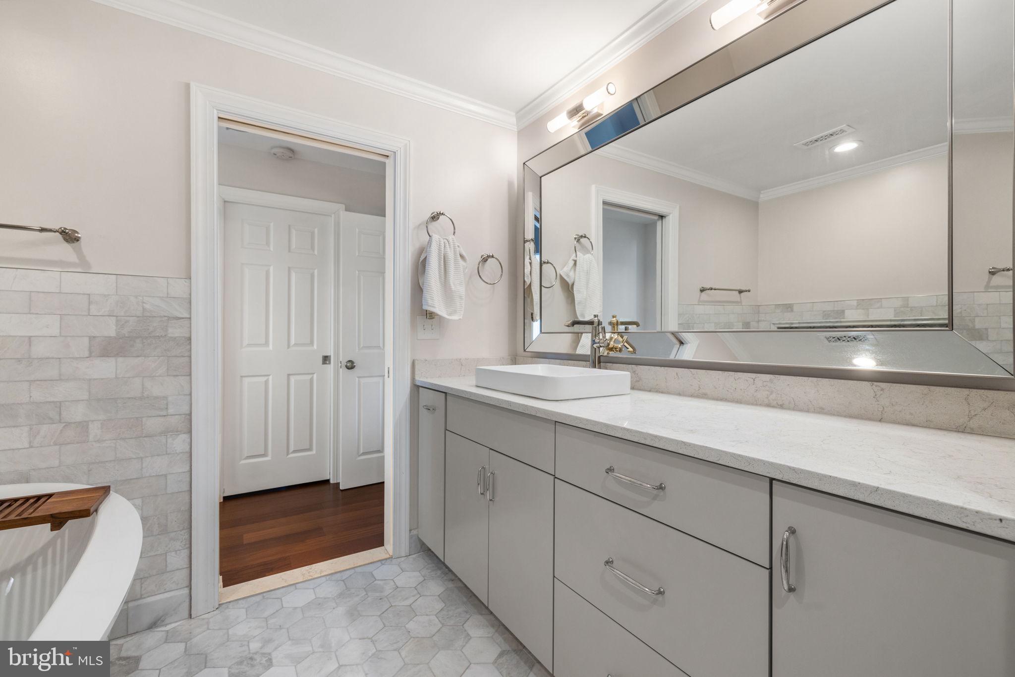 BEACON HILL - Residential