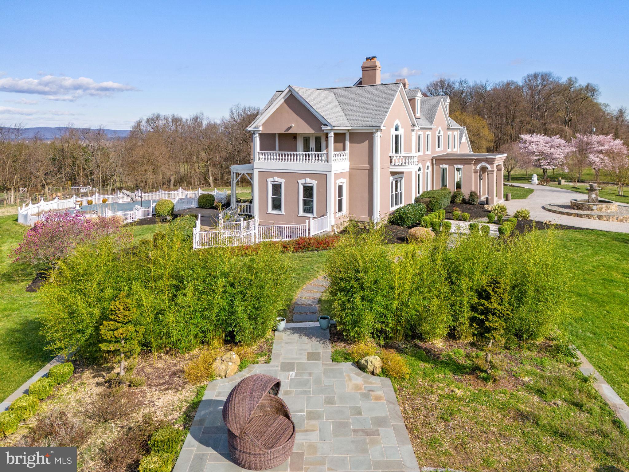 BEACON HILL - Residential