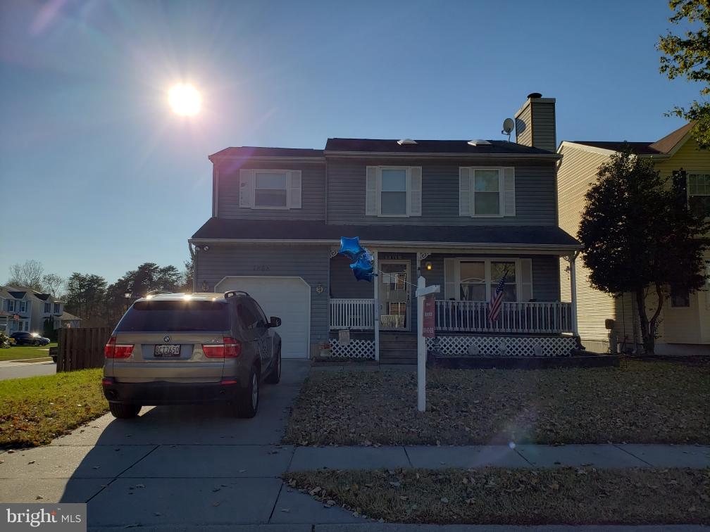 4 bed, 2 full baths, fully finished the basement, large fenced in backyard with deck corner lot, great location, close to Fort Meade!!