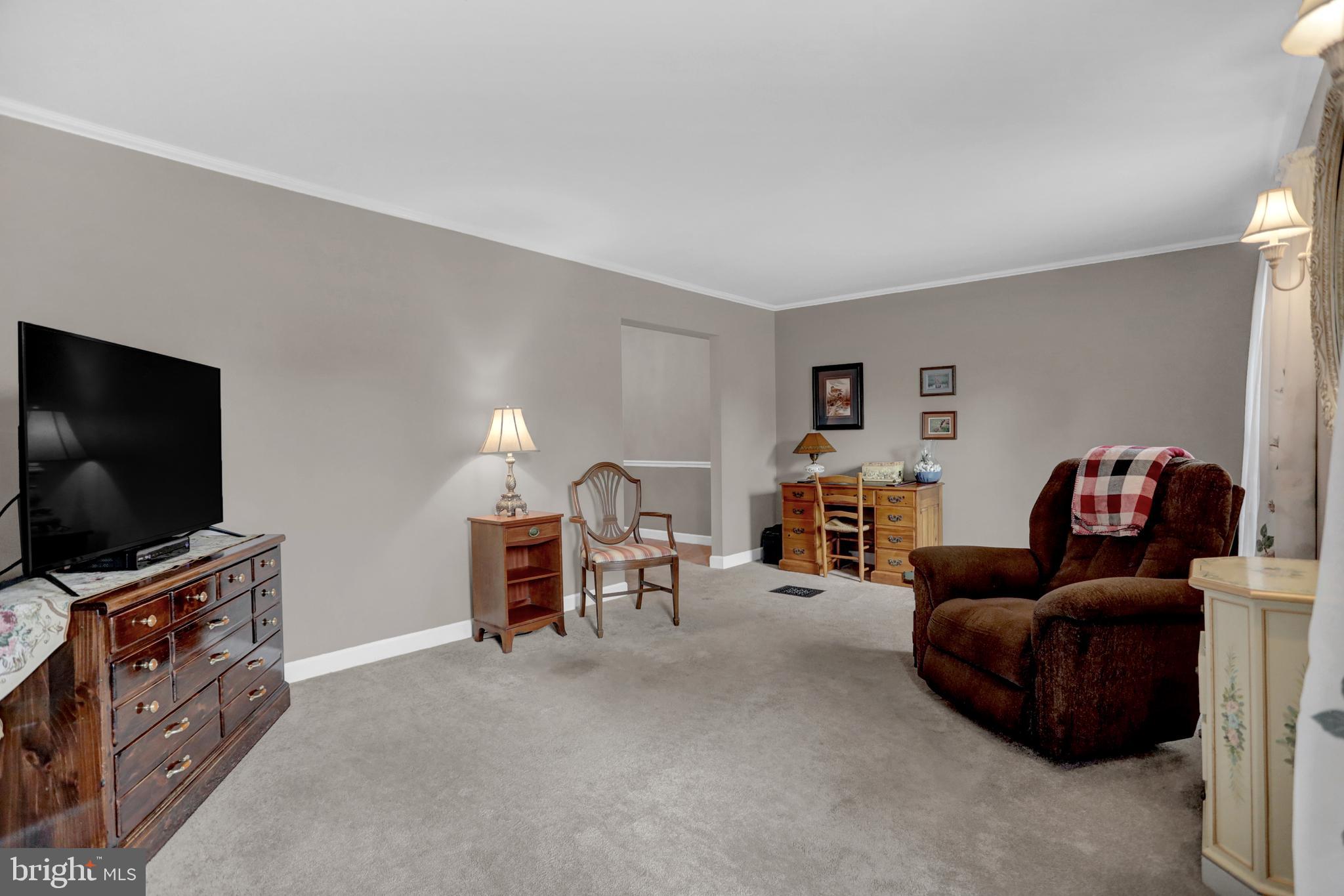 FOREST LAKES - Residential