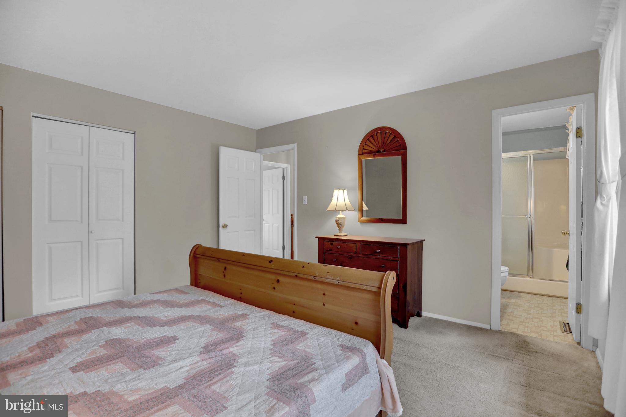 FOREST LAKES - Residential