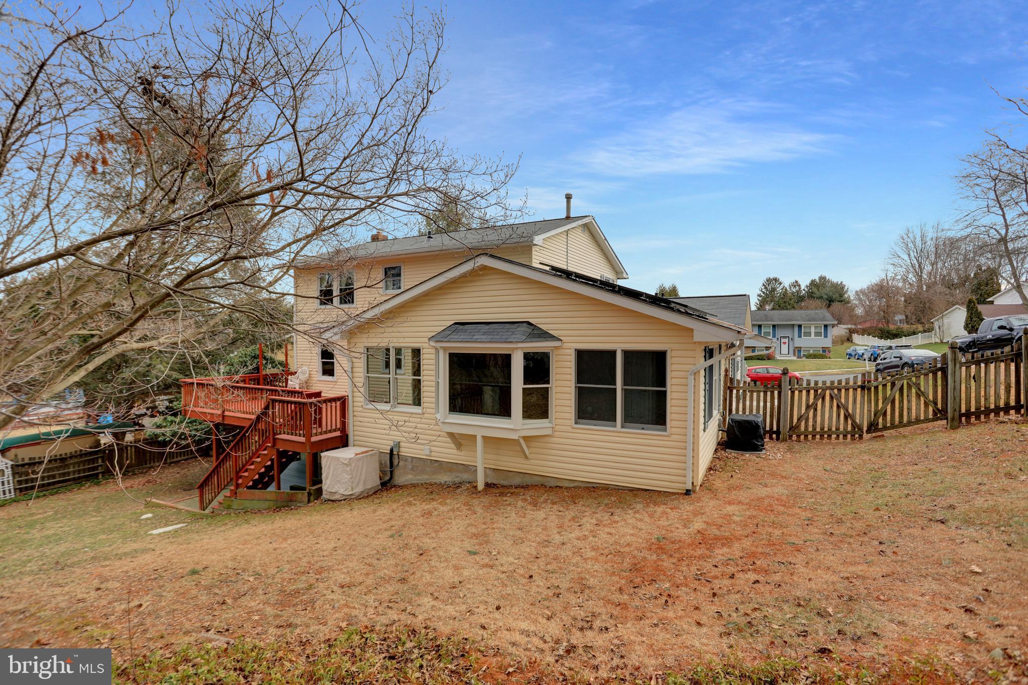 FOREST LAKES - Residential