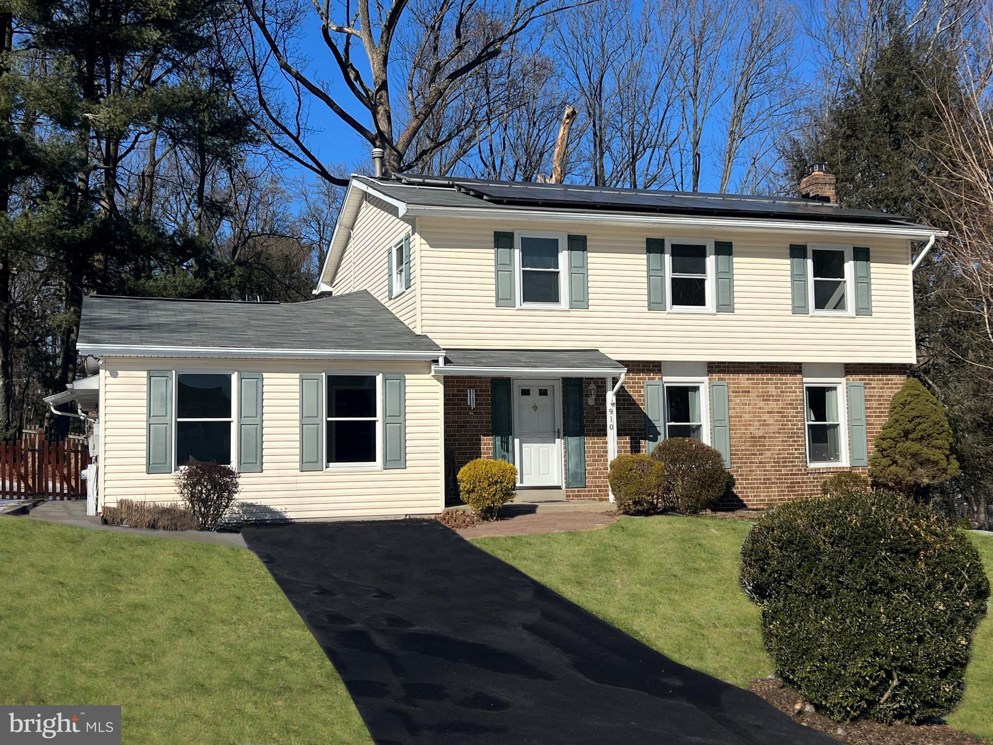 FOREST LAKES - Residential