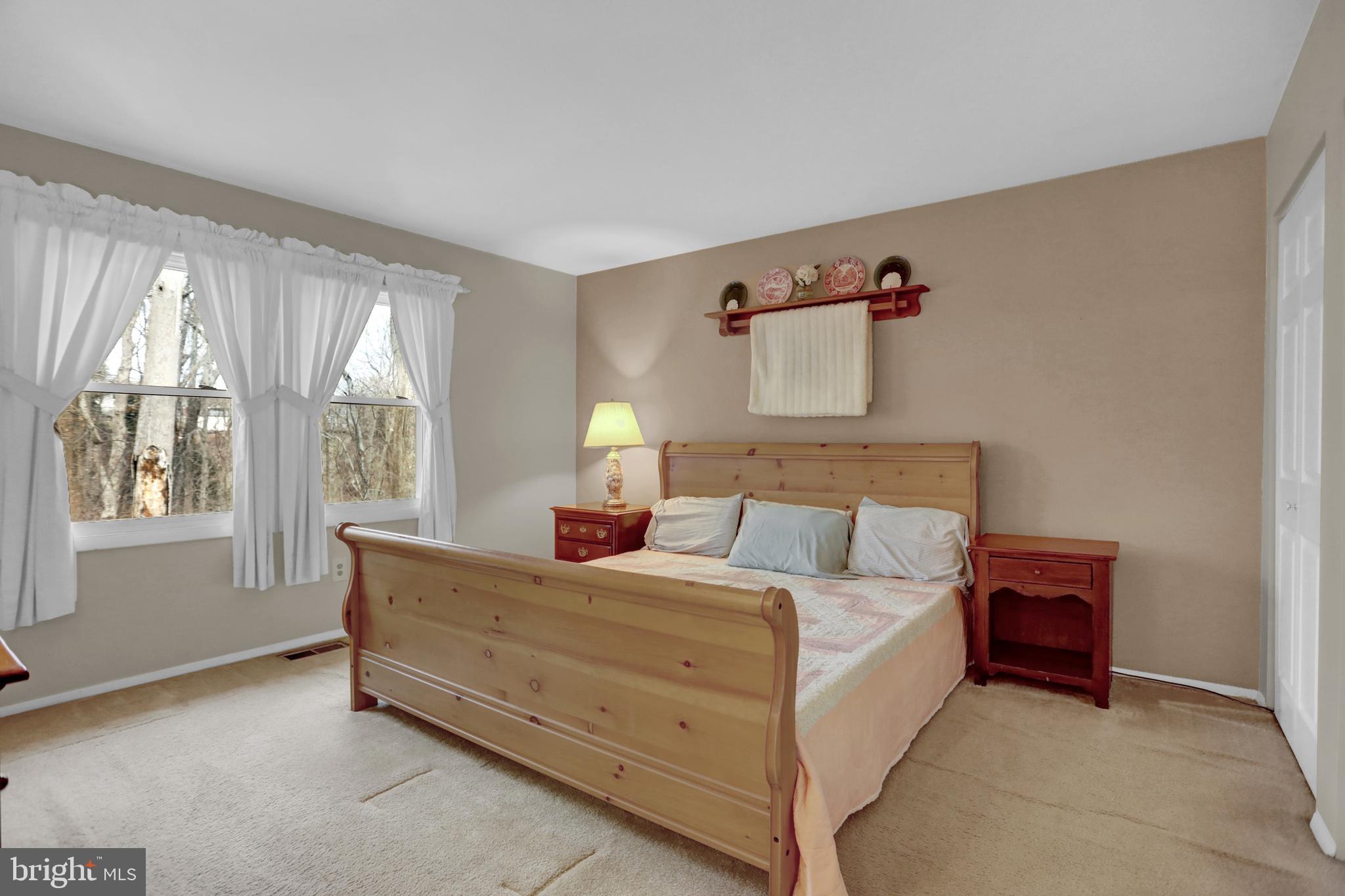 FOREST LAKES - Residential