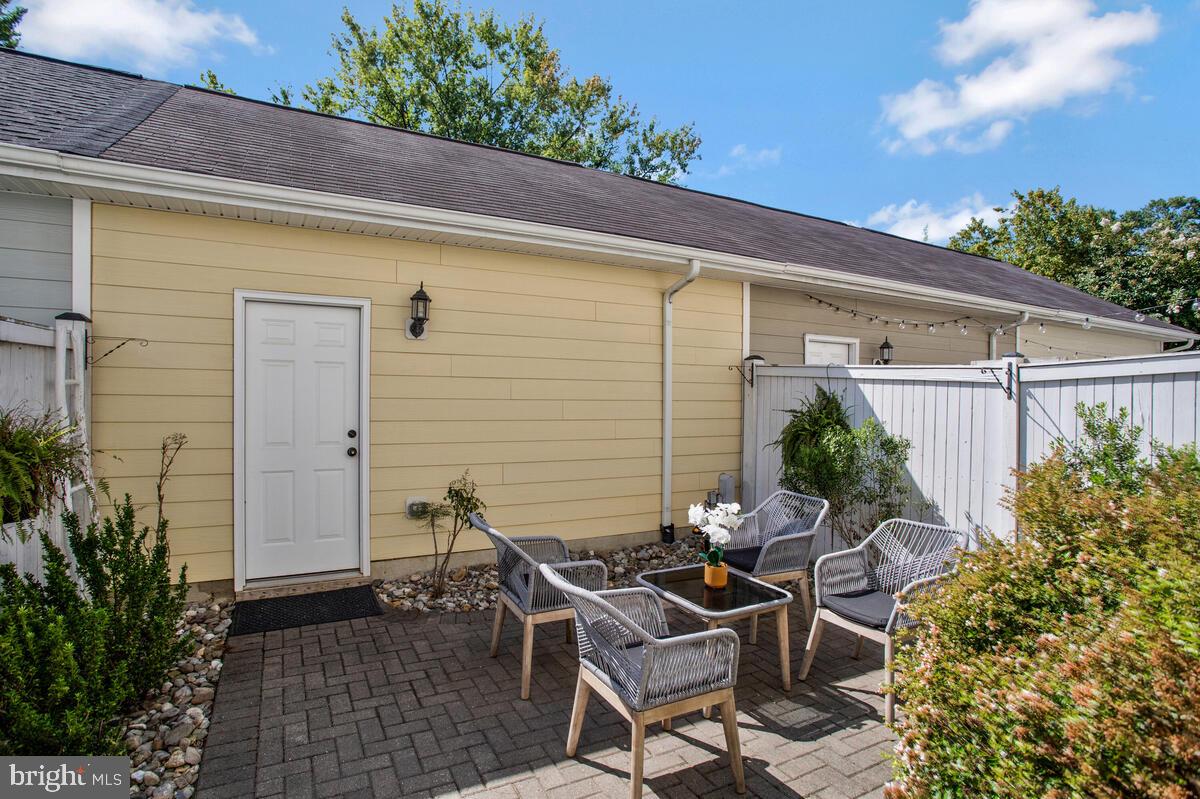 BOUCHER PLACE - Residential Lease