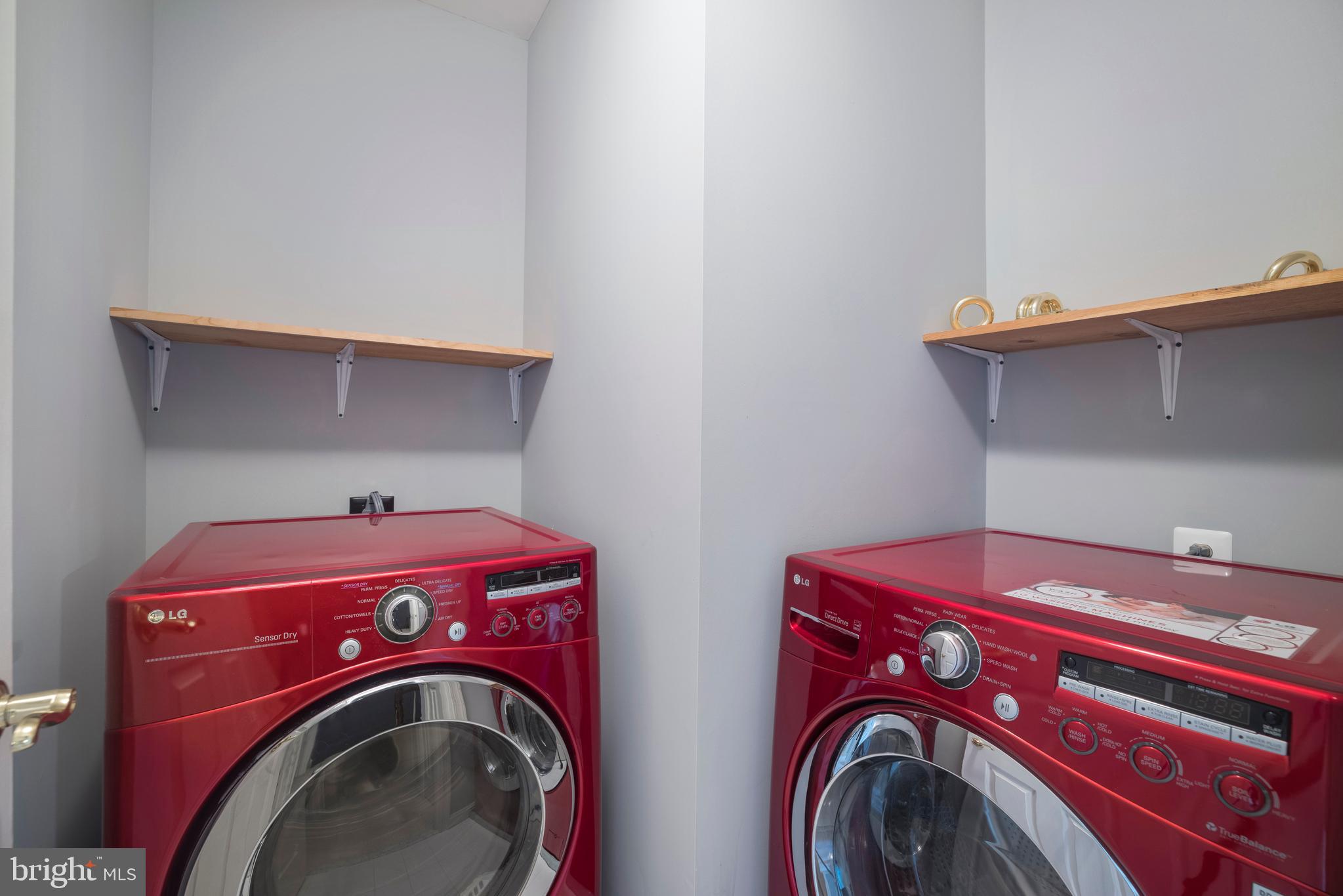 OAKTON CREST - Residential