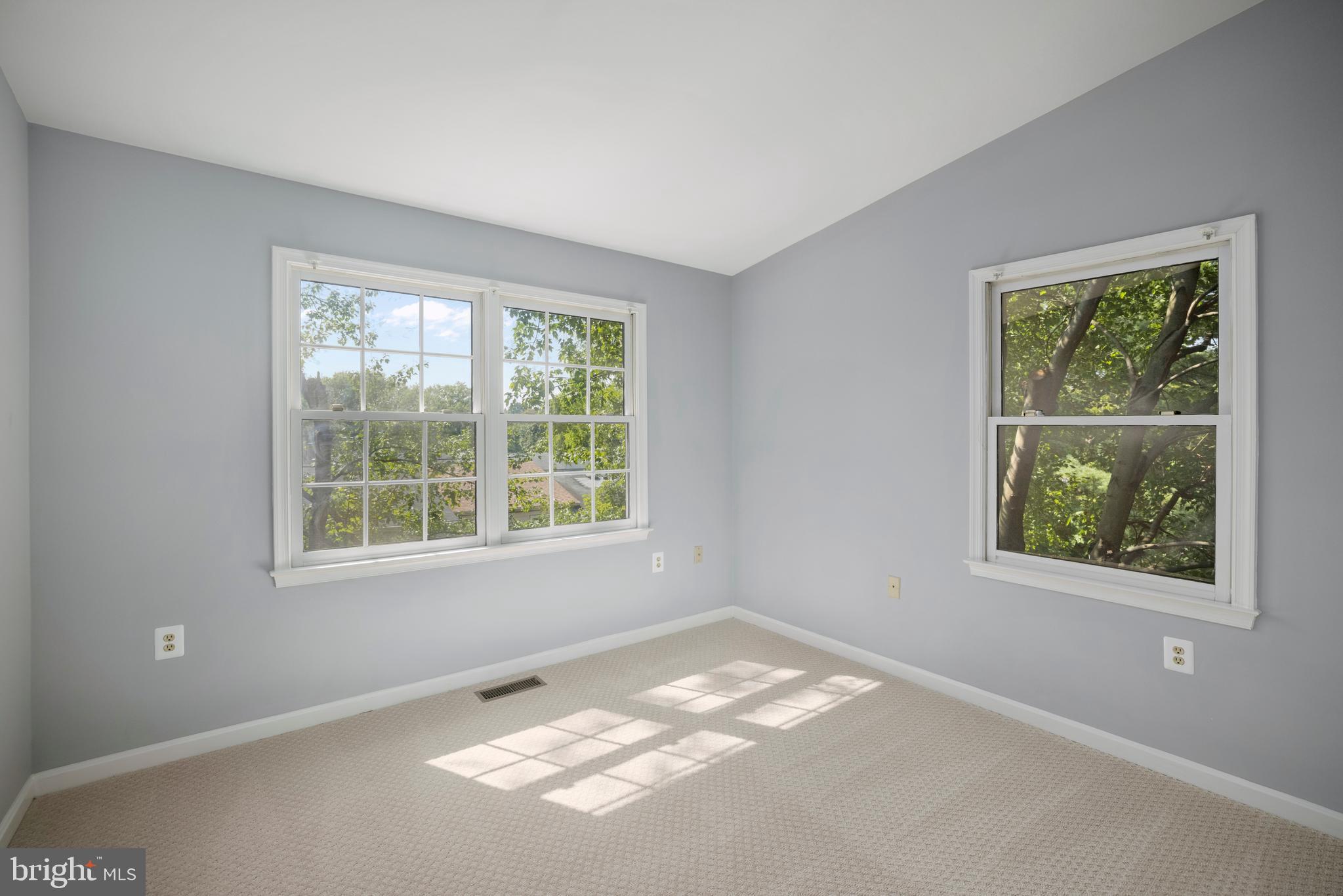 OAKTON CREST - Residential