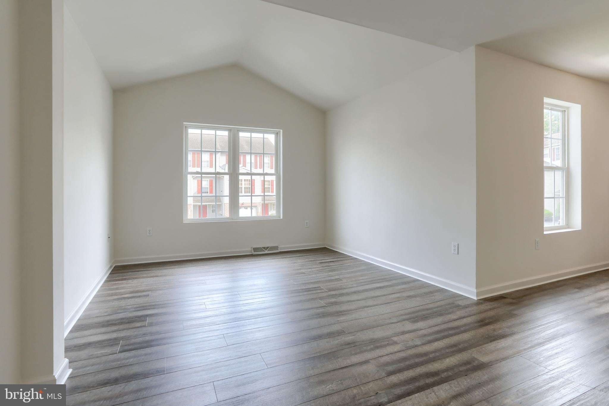 2116 AUTUMN CT