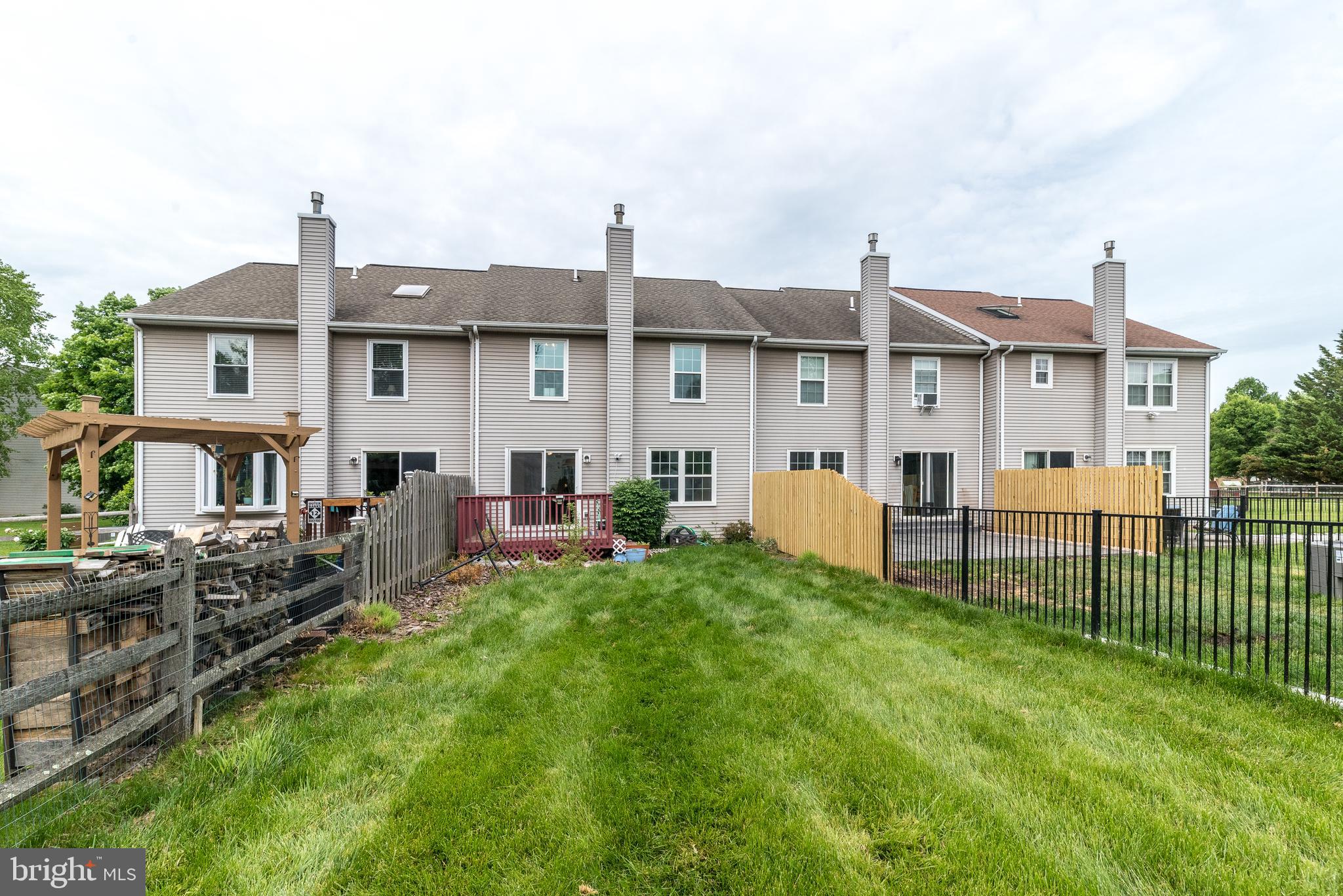 STRAWBERRY FIELDS - Residential