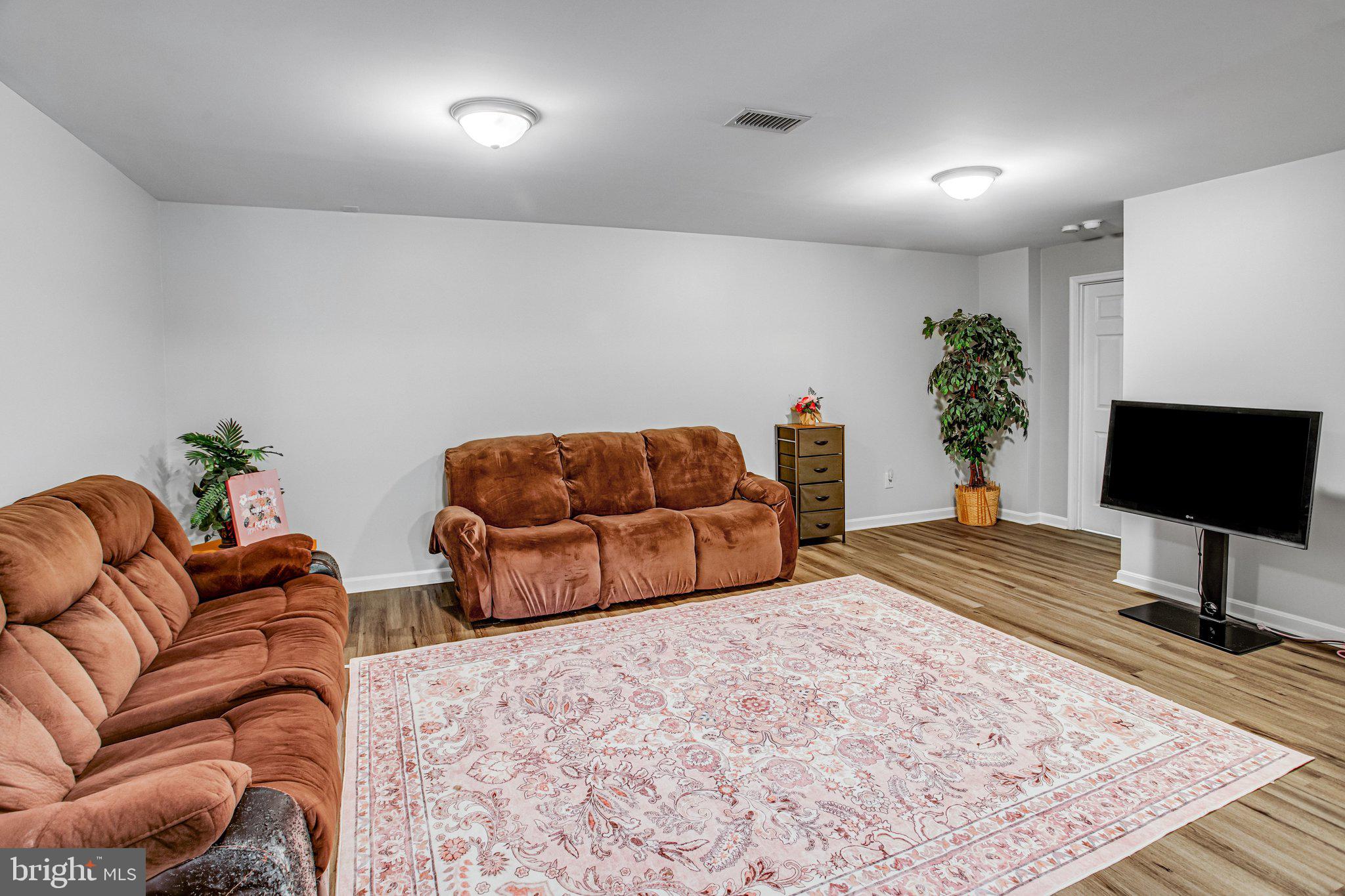 MEADOWS OF MINNIEVILLE - Residential
