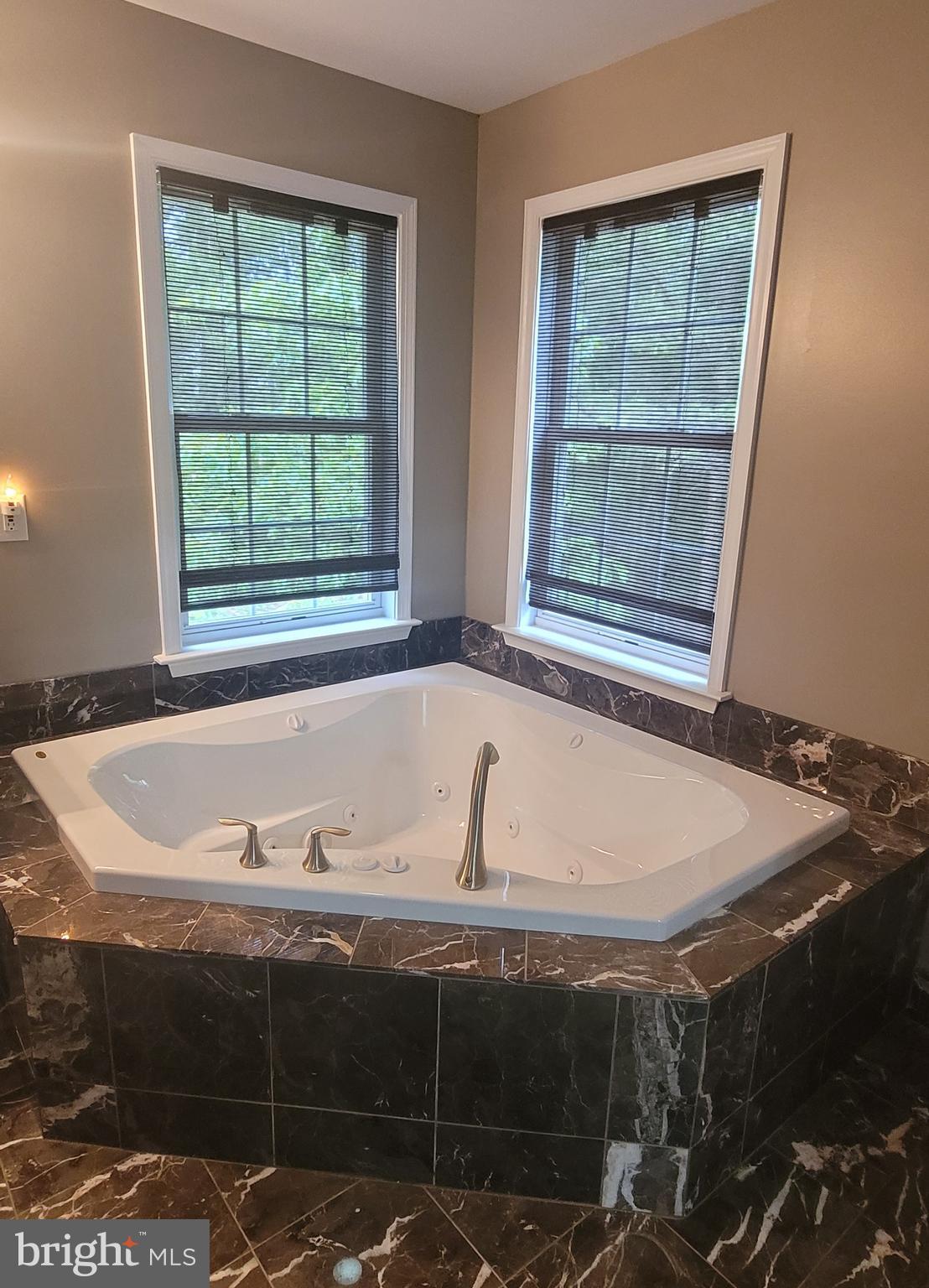 COVE POINT WOODS - Residential