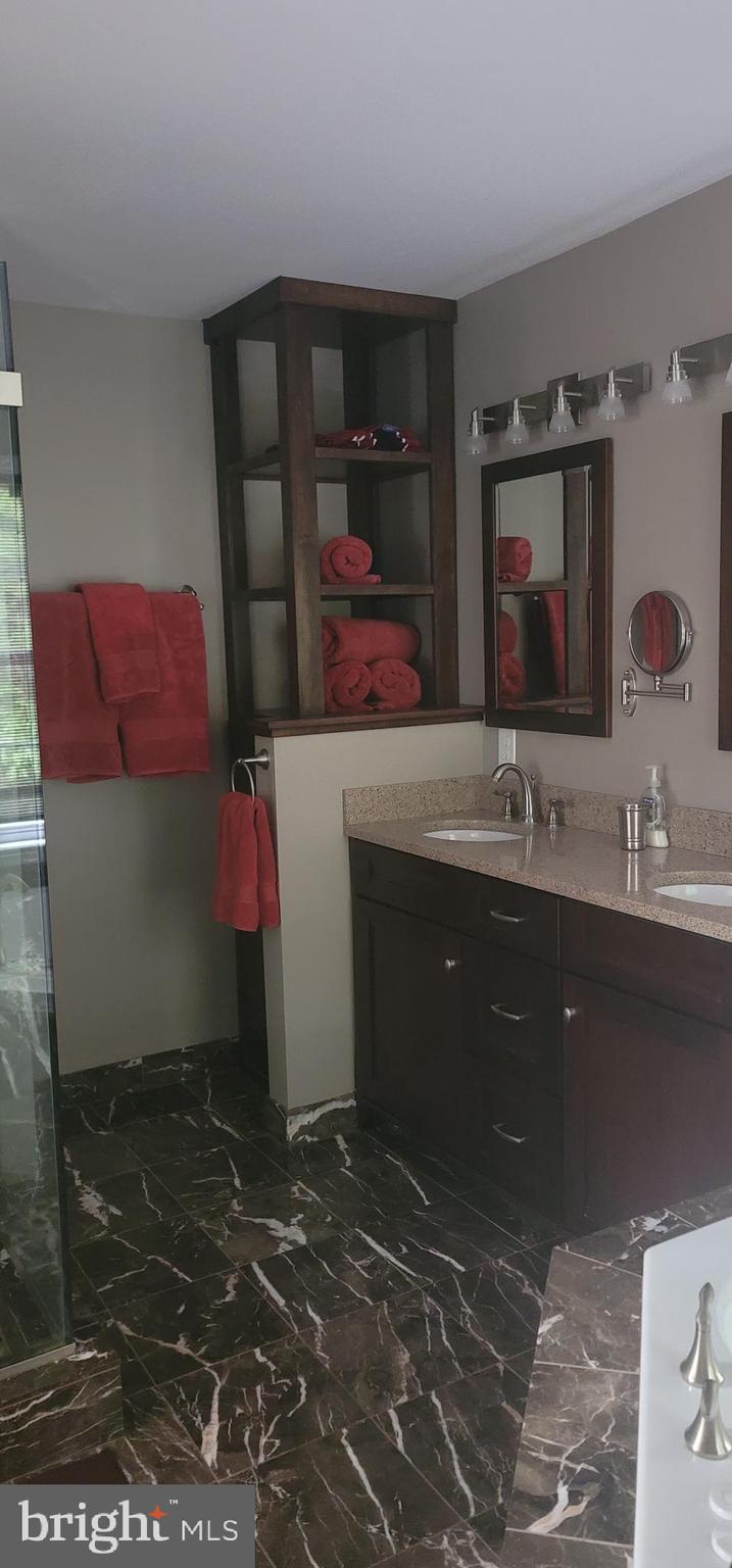 COVE POINT WOODS - Residential