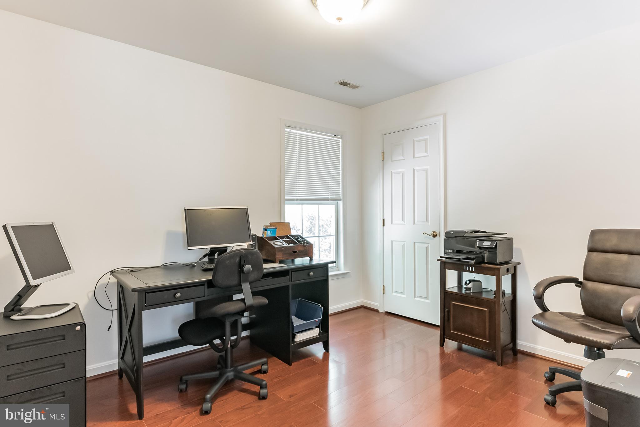 COVE POINT WOODS - Residential