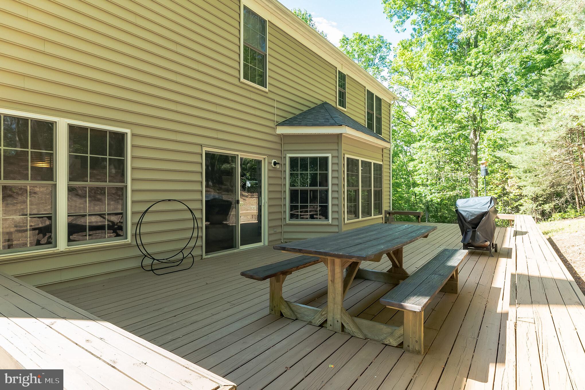 COVE POINT WOODS - Residential