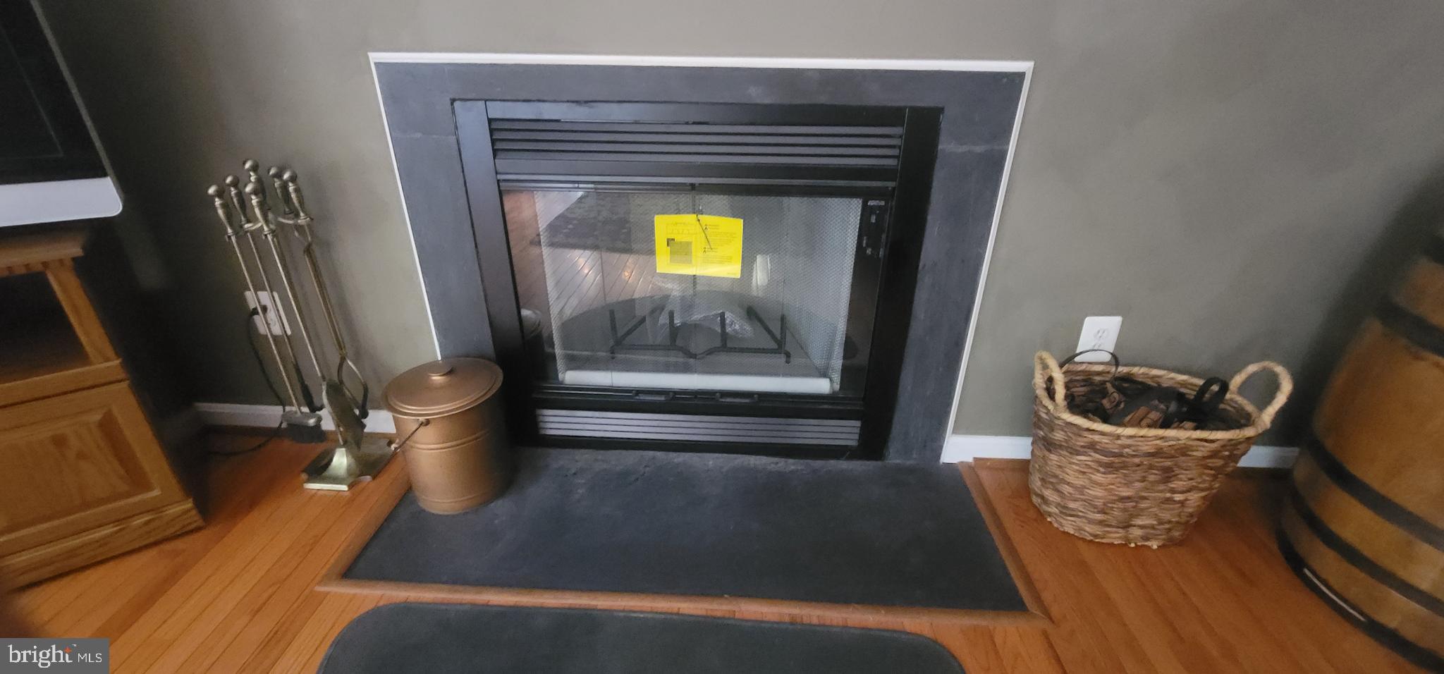 COVE POINT WOODS - Residential