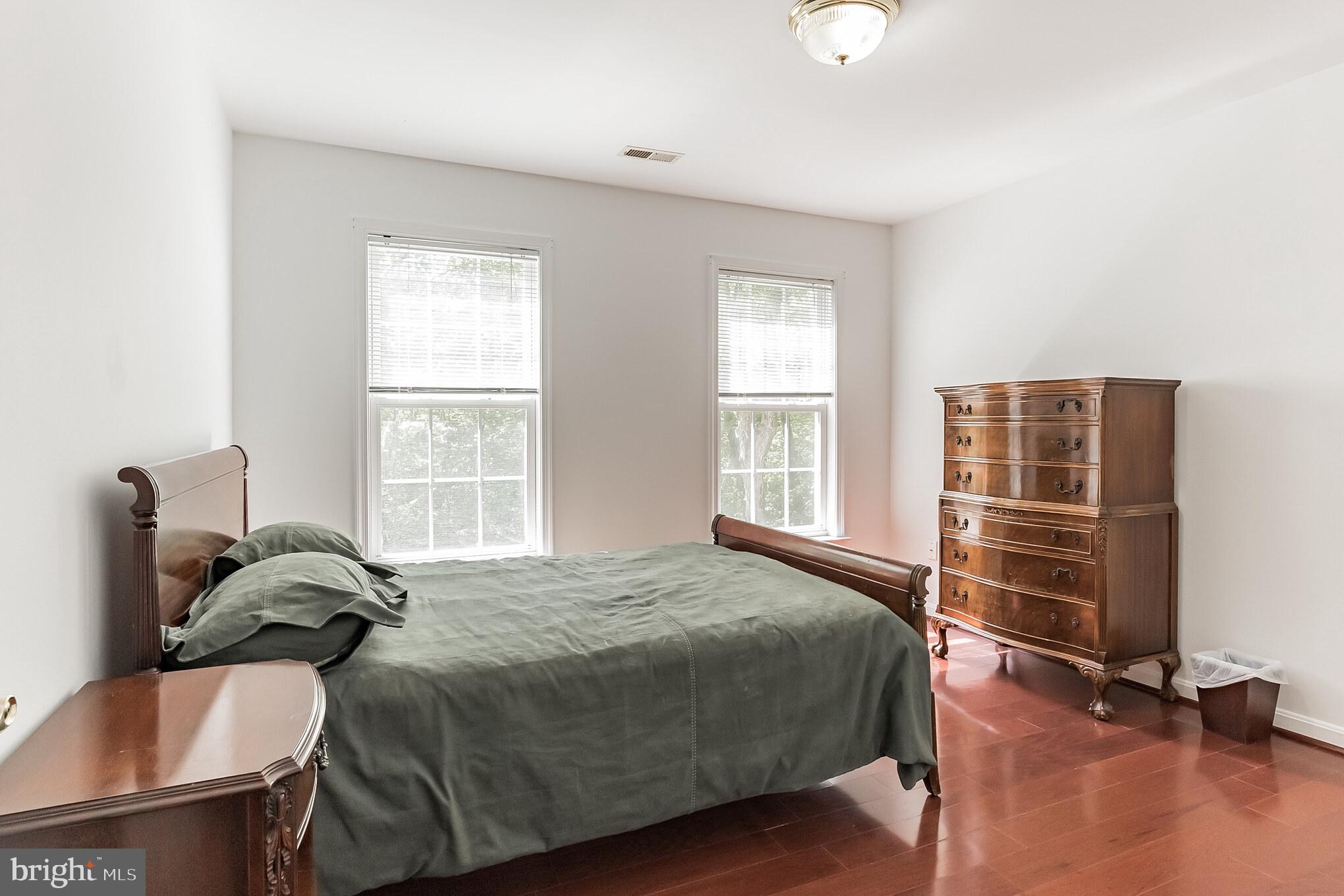 COVE POINT WOODS - Residential