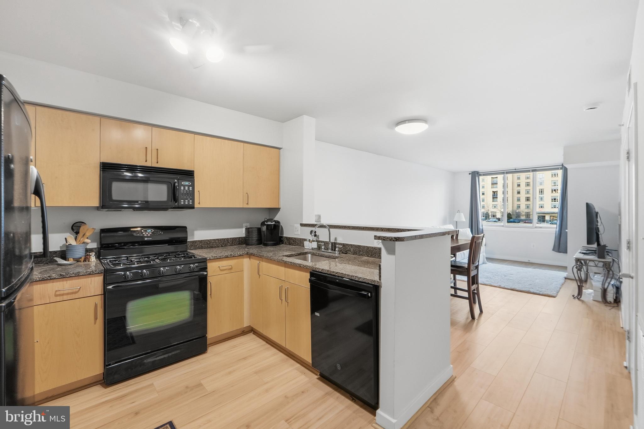 1000 NEW JERSEY AVENUE SE 216