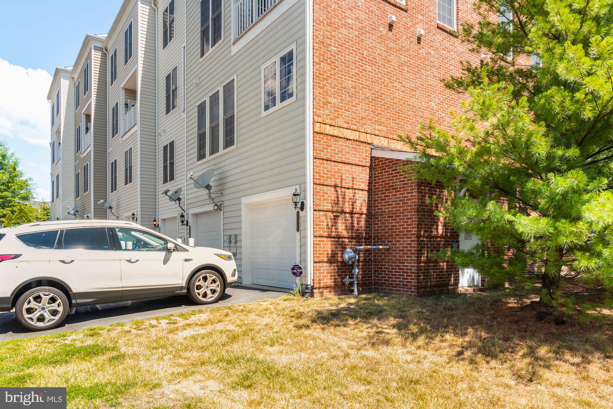 POTOMAC CLUB - Residential
