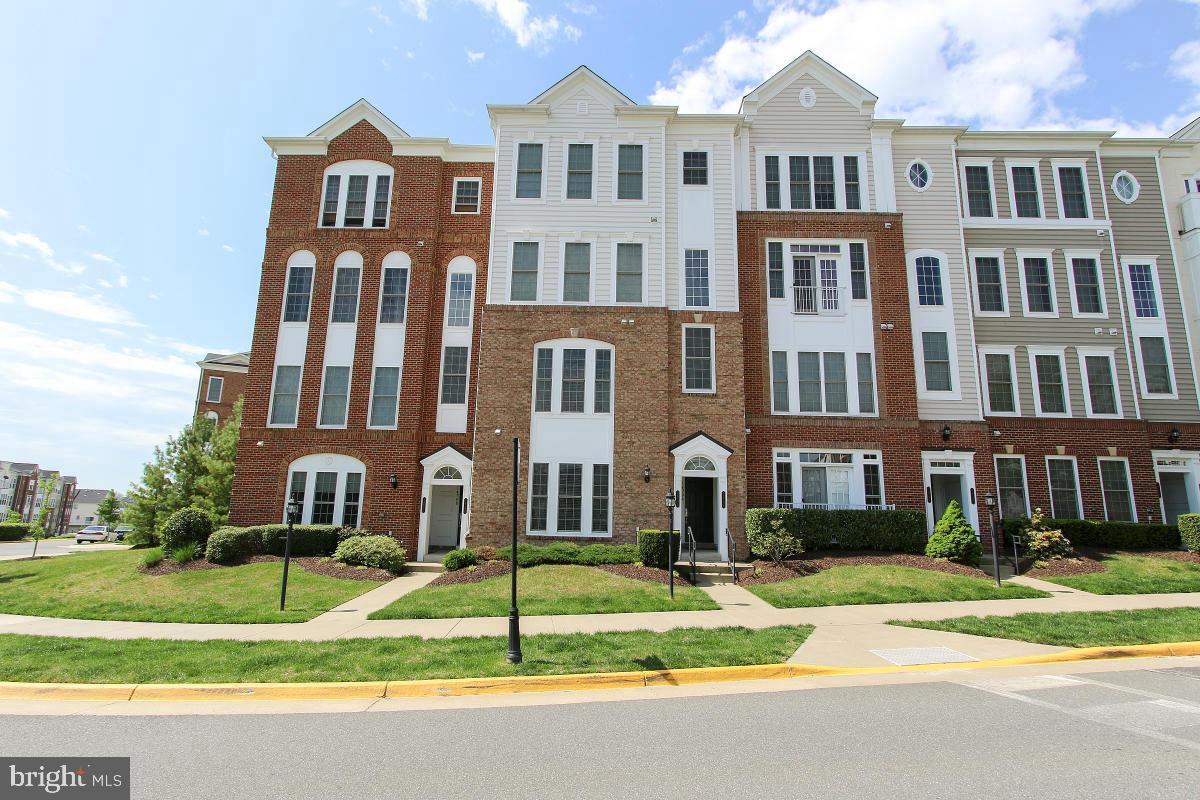 POTOMAC CLUB - Residential