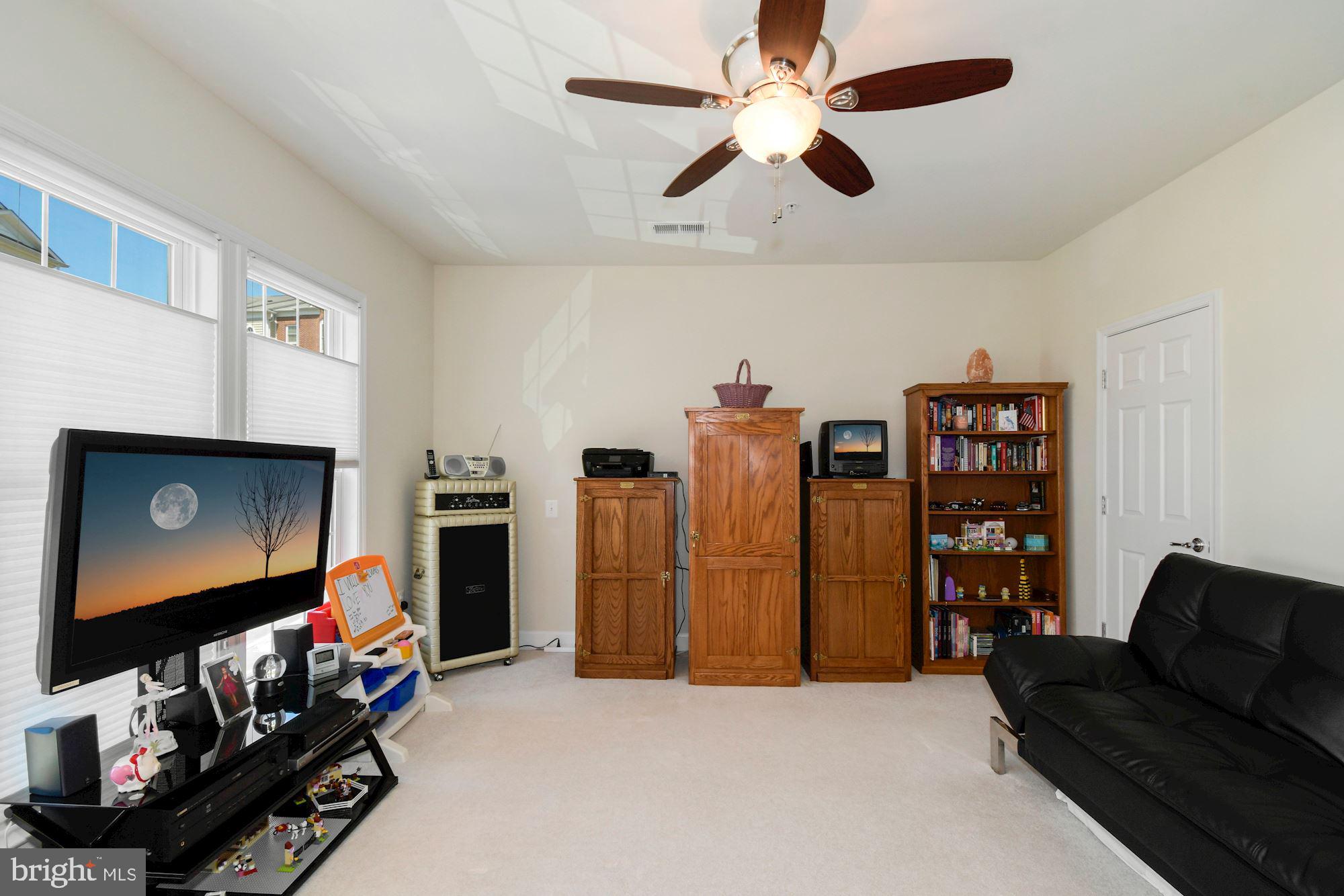 POTOMAC CLUB - Residential