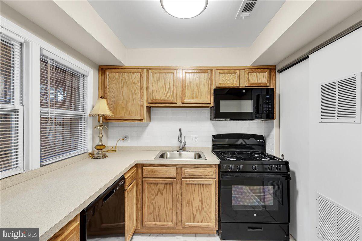 2812 IVERSON STREET 173
