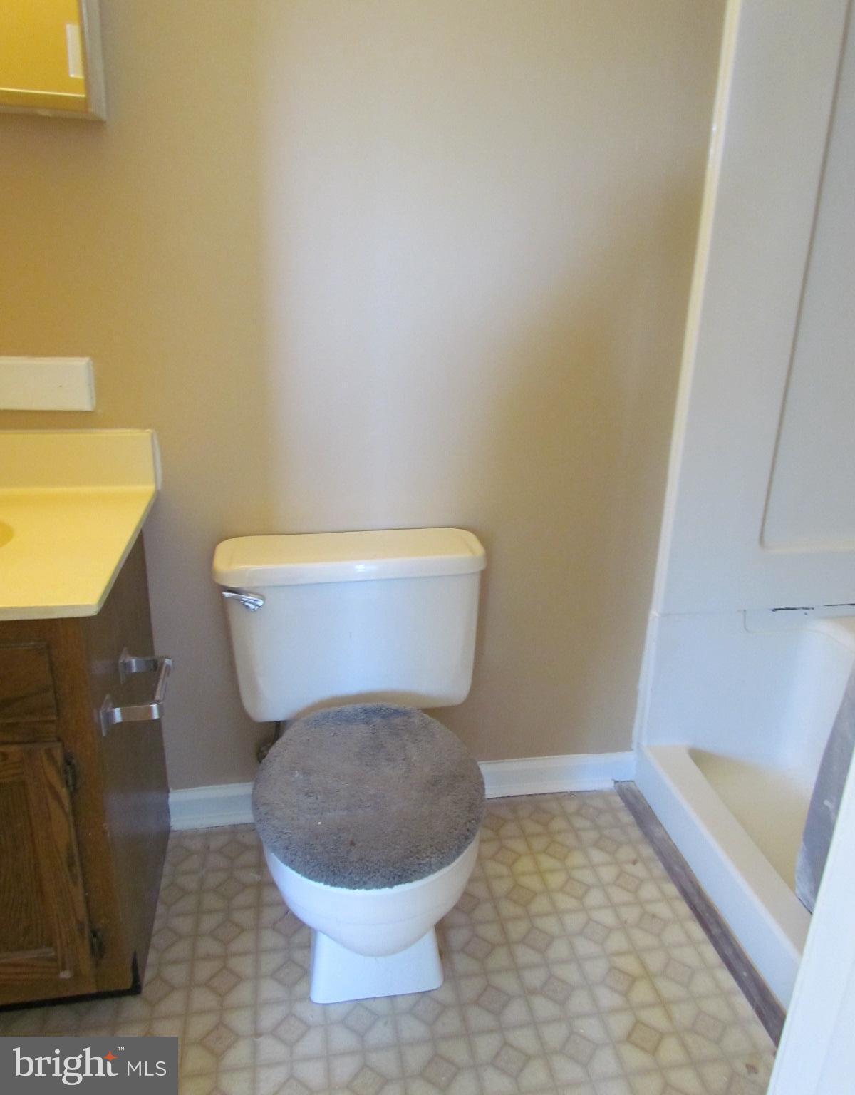 GREENVIEW VILLAGE - Residential Lease