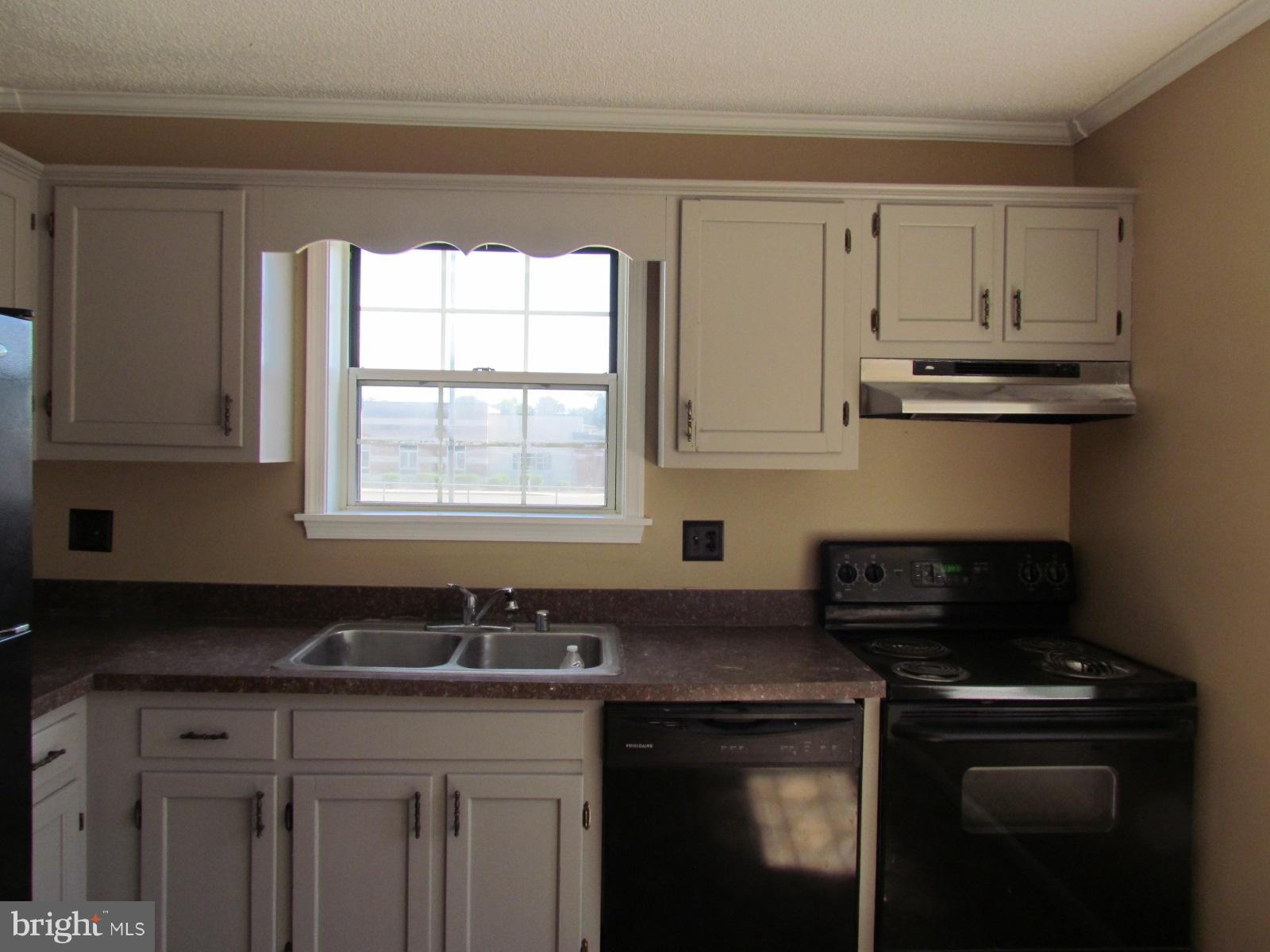 GREENVIEW VILLAGE - Residential Lease