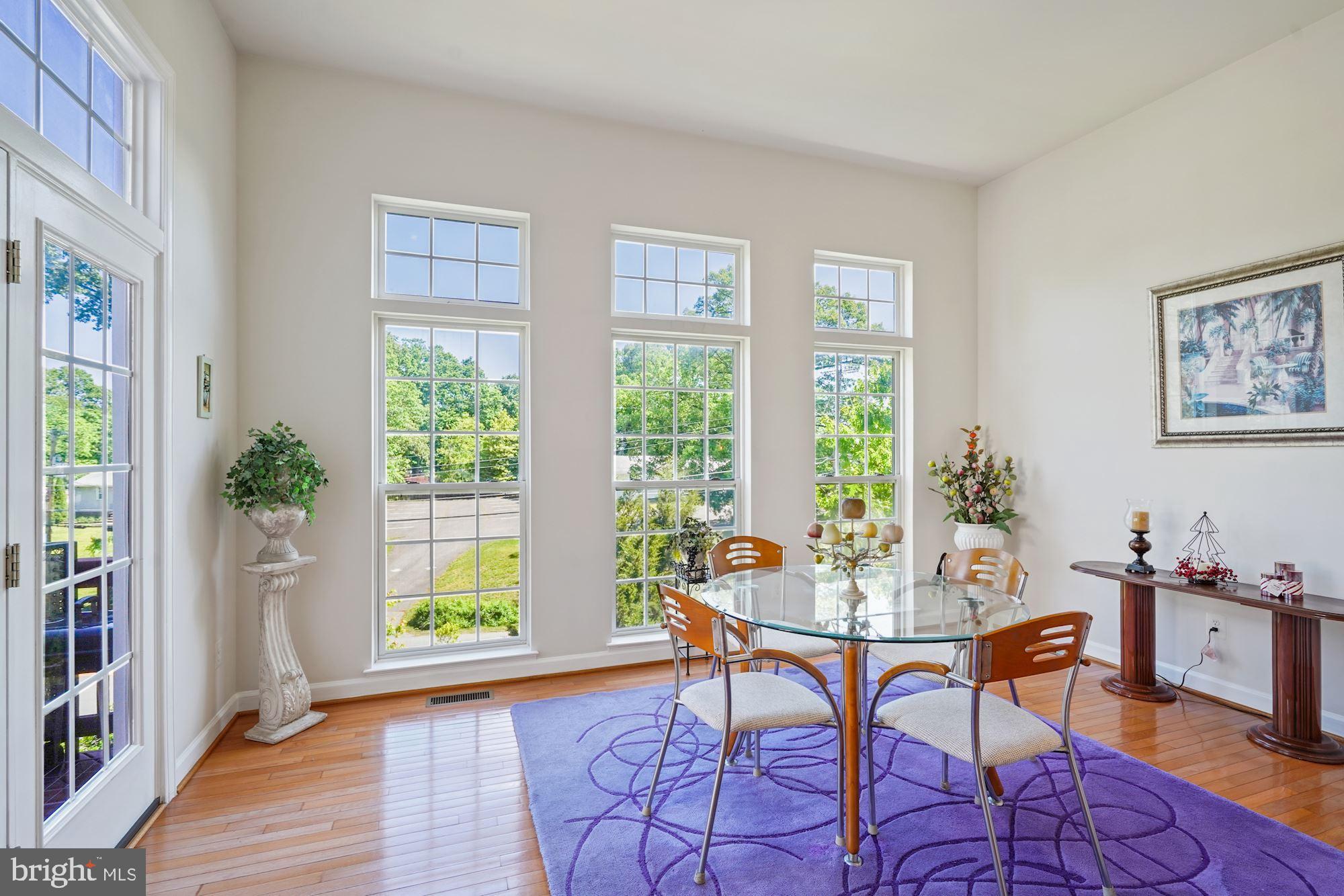 WINDSOR KNOLL - Residential