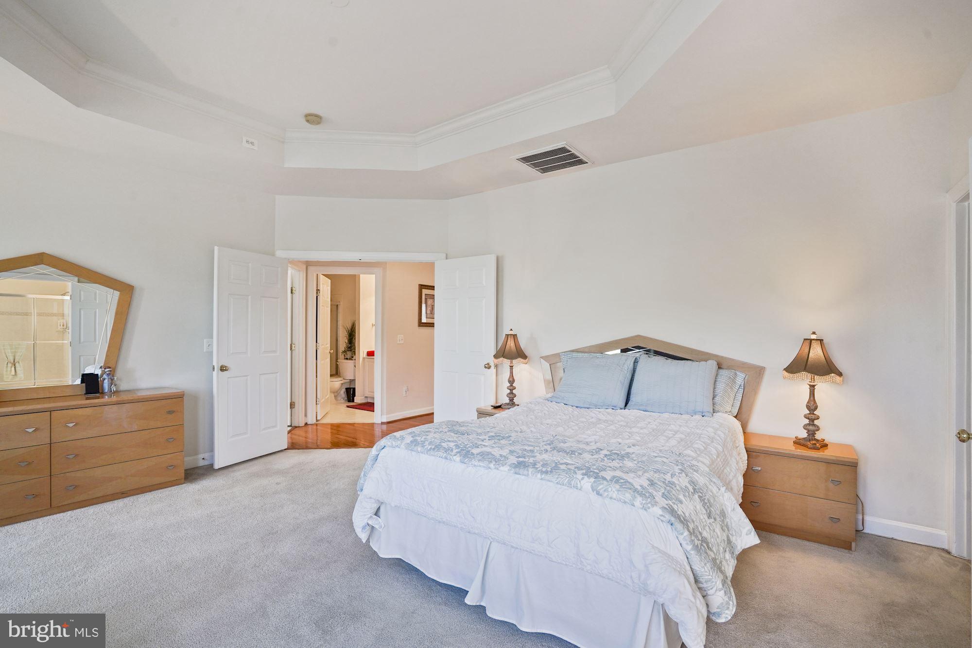 WINDSOR KNOLL - Residential