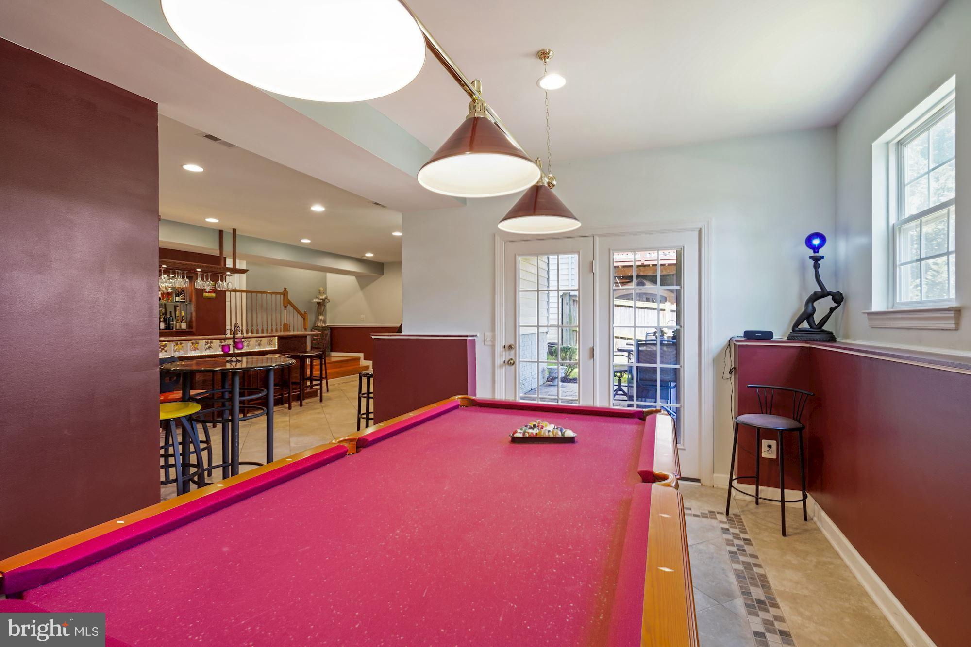 WINDSOR KNOLL - Residential