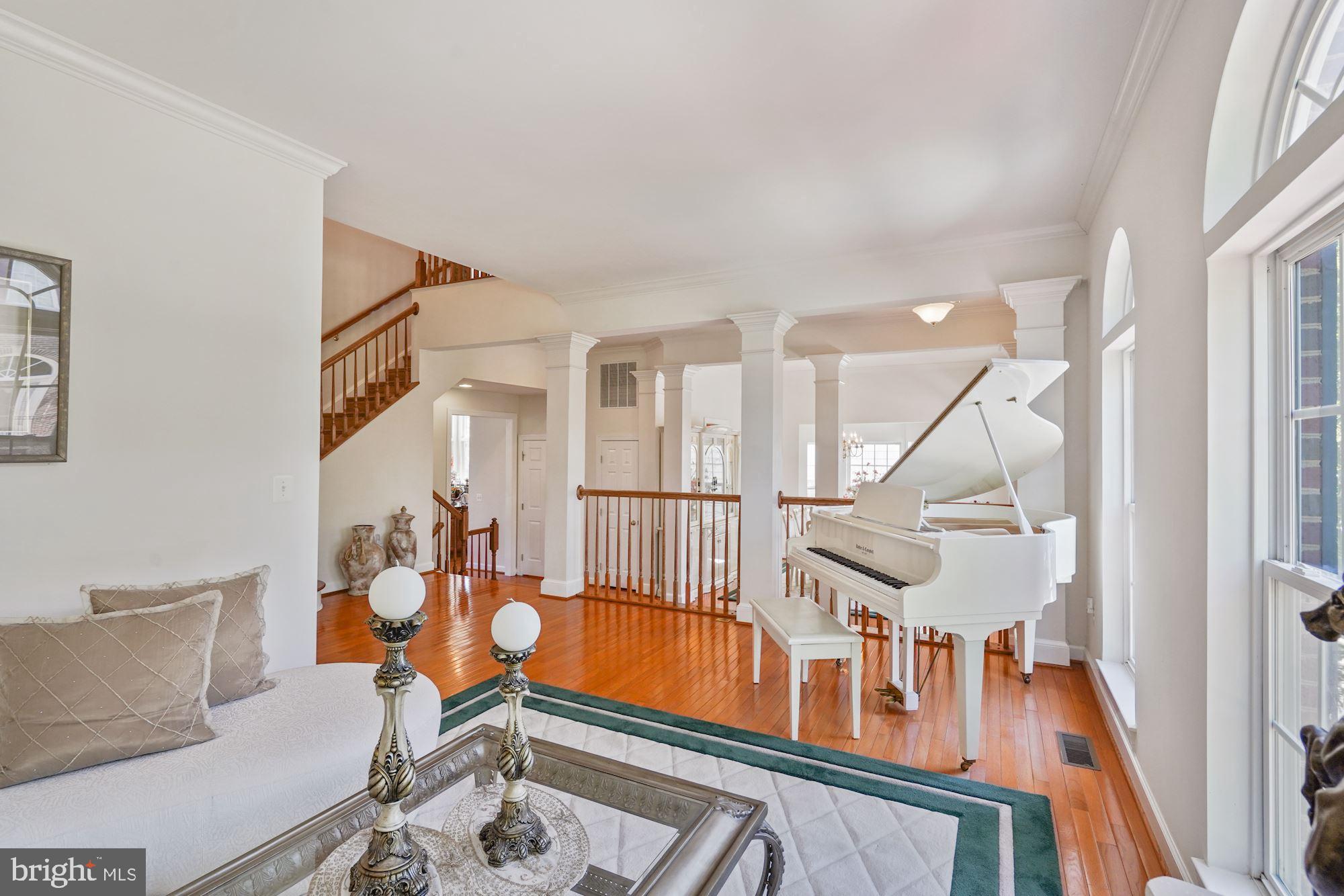 WINDSOR KNOLL - Residential