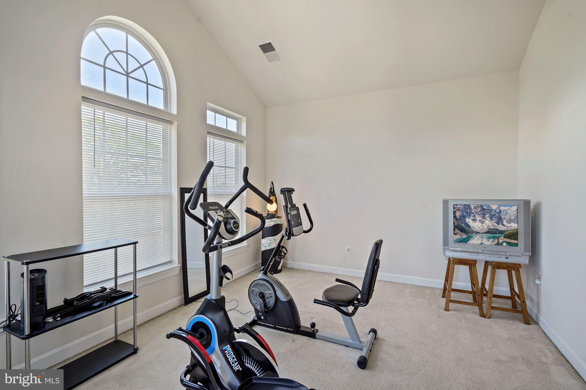 WINDSOR KNOLL - Residential